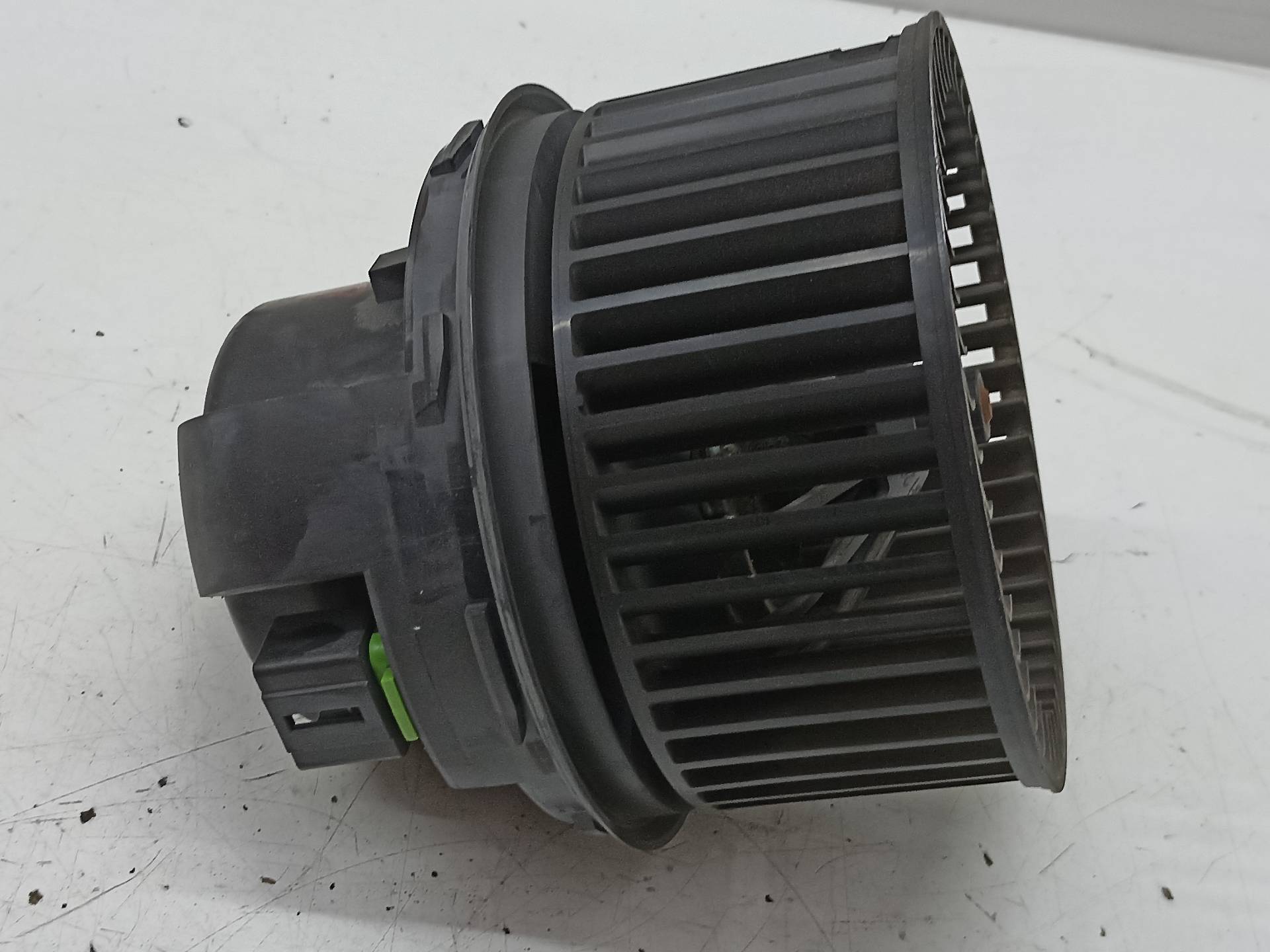 FORD Kuga 2 generation (2013-2020) Нагревательный вентиляторный моторчик салона 6G9T18456AA 24334429