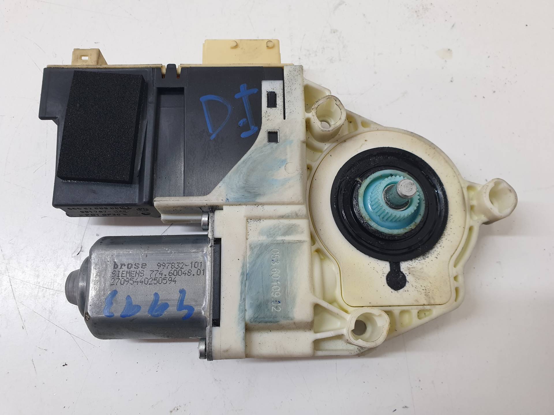 PEUGEOT 308 T7 (2007-2015) Front venstre dør vindusregulator motor 997832101 25568032