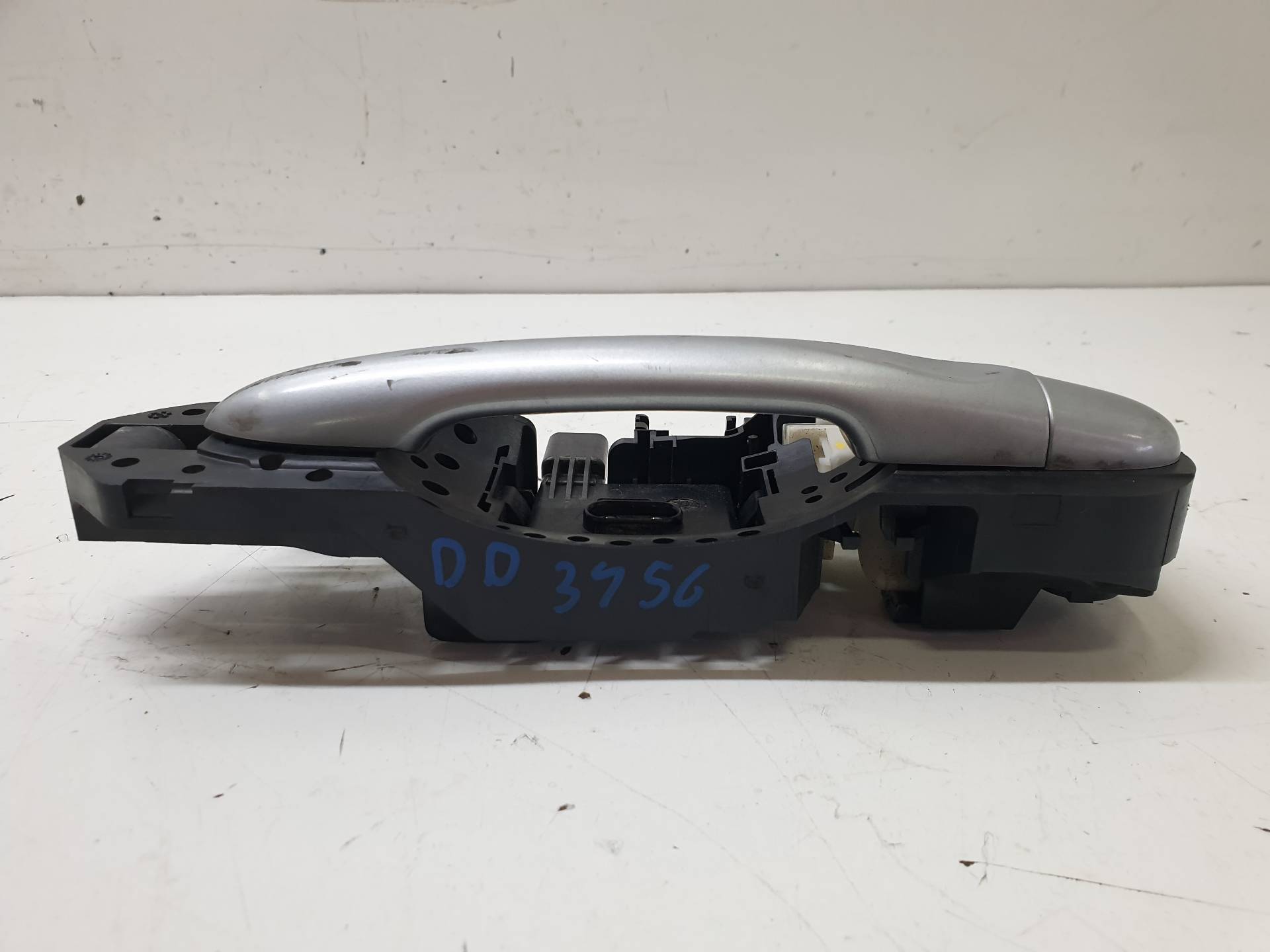 BMW 1 Series E81/E82/E87/E88 (2004-2013) Front Right Door Exterior Handle 806060042R 25431884