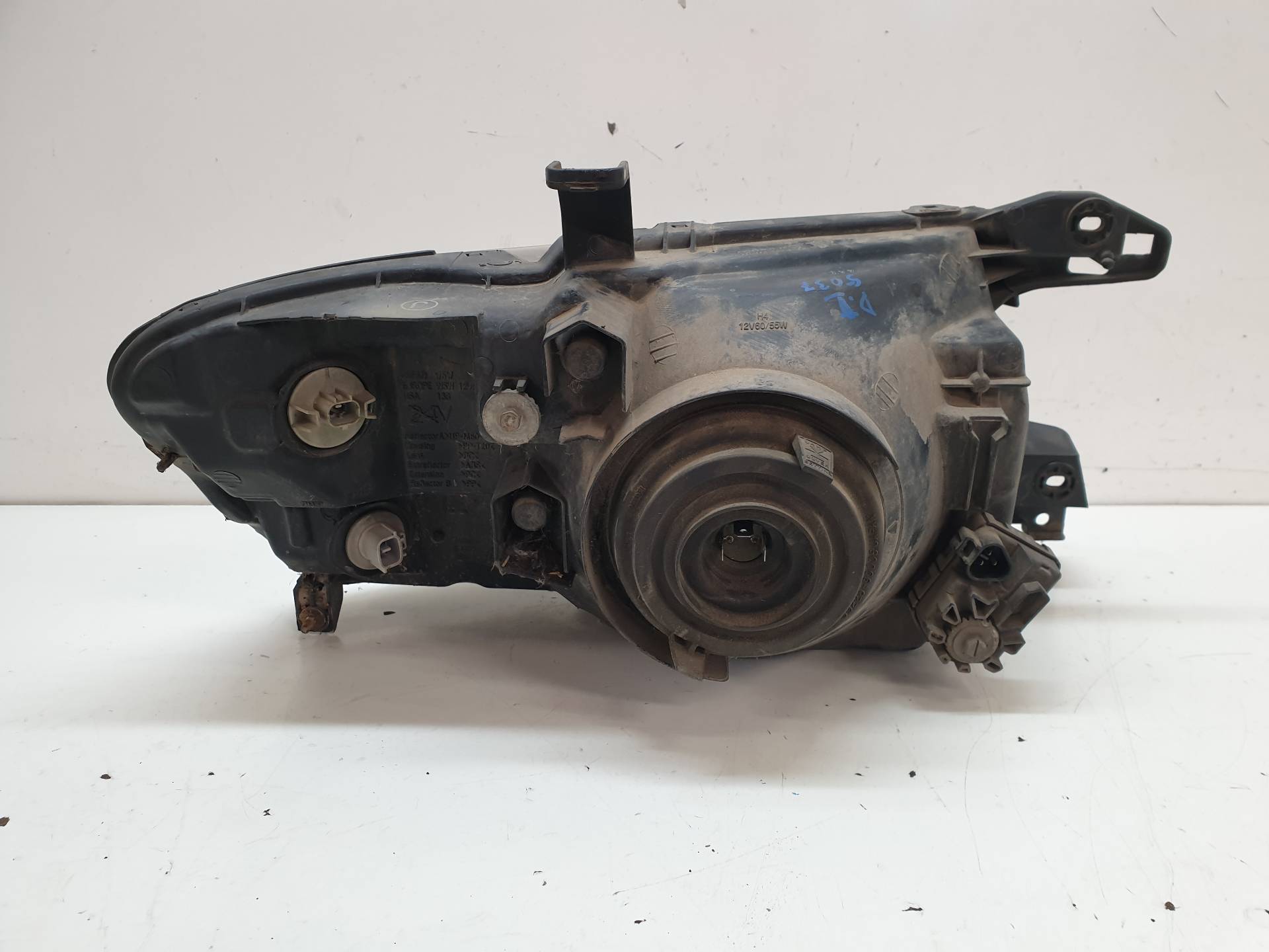 VOLKSWAGEN LT 1 generation (1975-1995) Vasen etuvalo MR598117 25569488