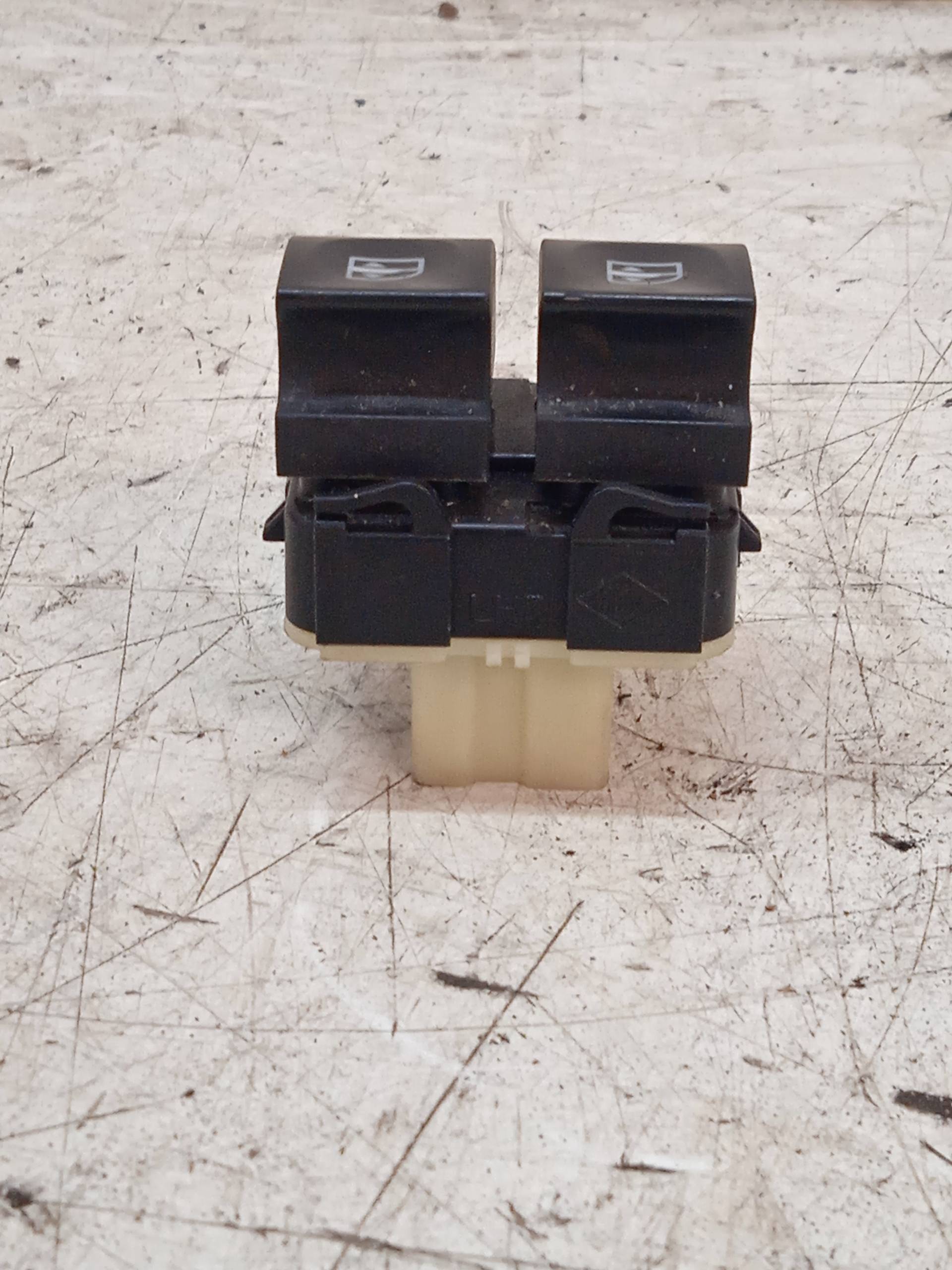 RENAULT Clio 4 generation (2012-2020) Front Left Door Window Switch 254118722R 24333504