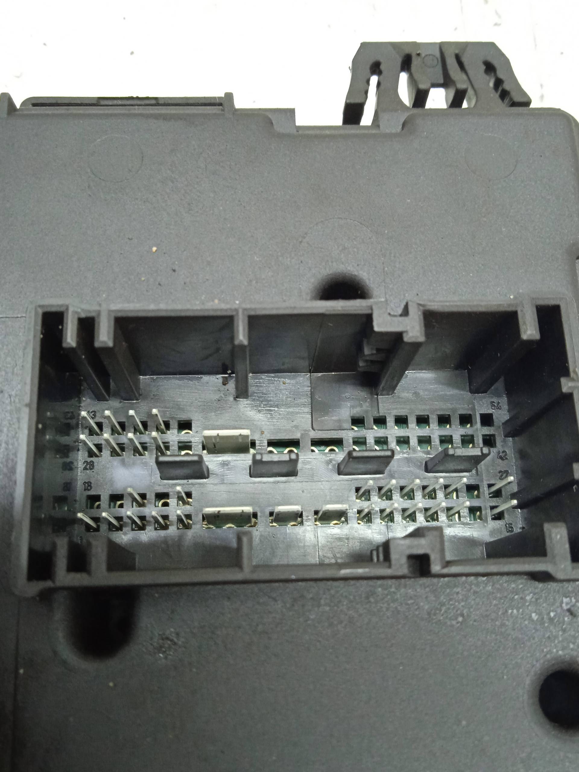 BMW 3 Series E90/E91/E92/E93 (2004-2013) Fuse Box 61359329700 24328229