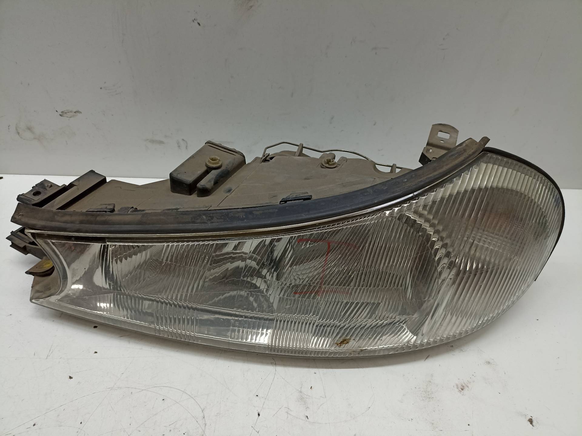FORD Mondeo 2 generation (1996-2000) Front Left Headlight 1305235440 24309597