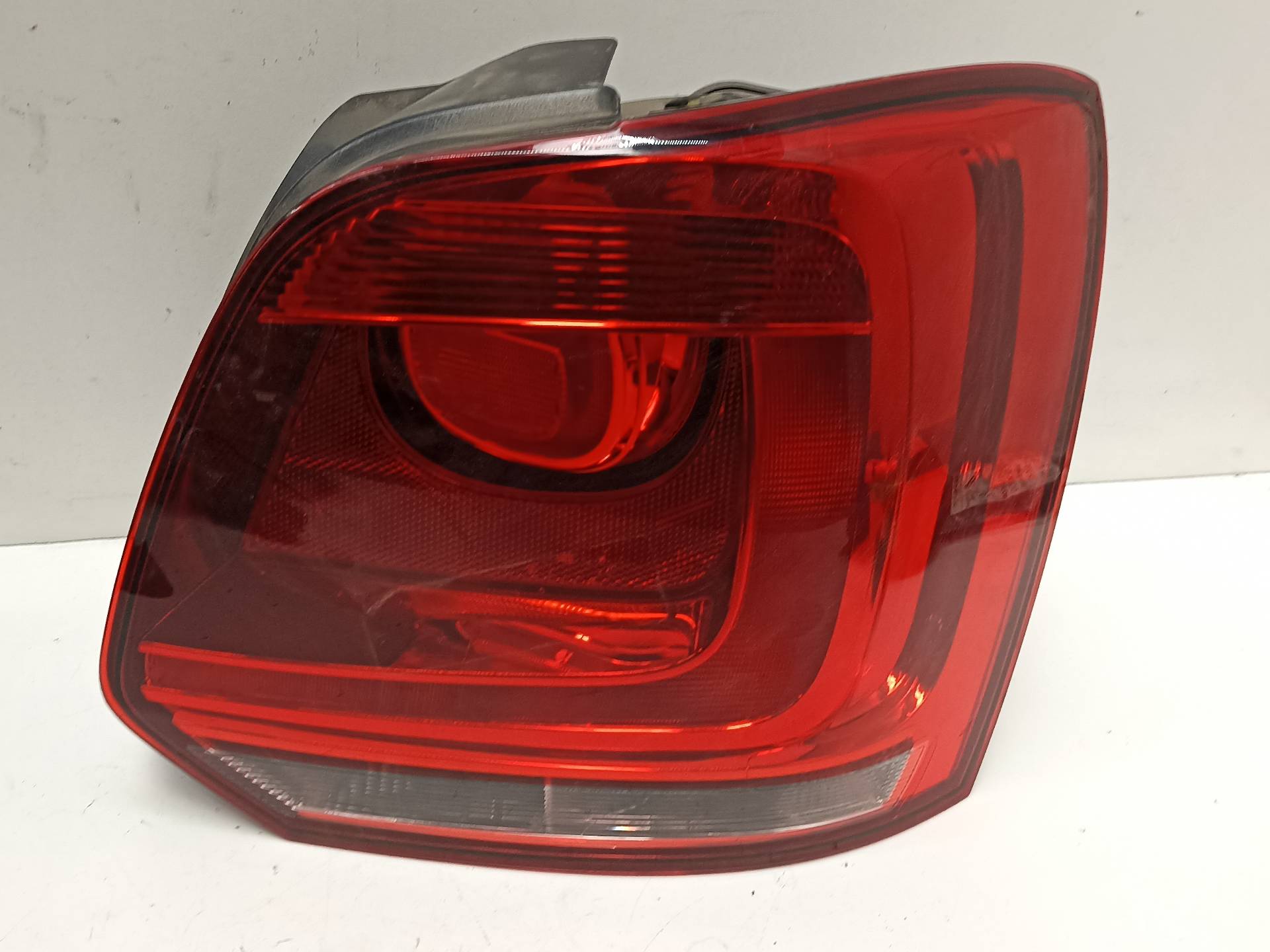 VOLKSWAGEN Polo 5 generation (2009-2017) Rear Right Taillight Lamp 6R0945096AH 24312364