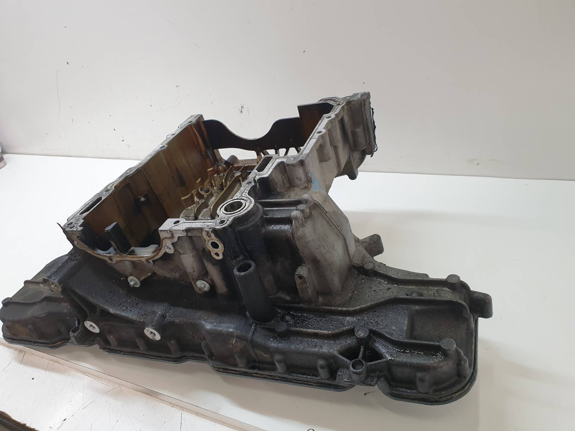 DODGE A6 C6/4F (2004-2011) Dzinēja karteris 059103603 24338291