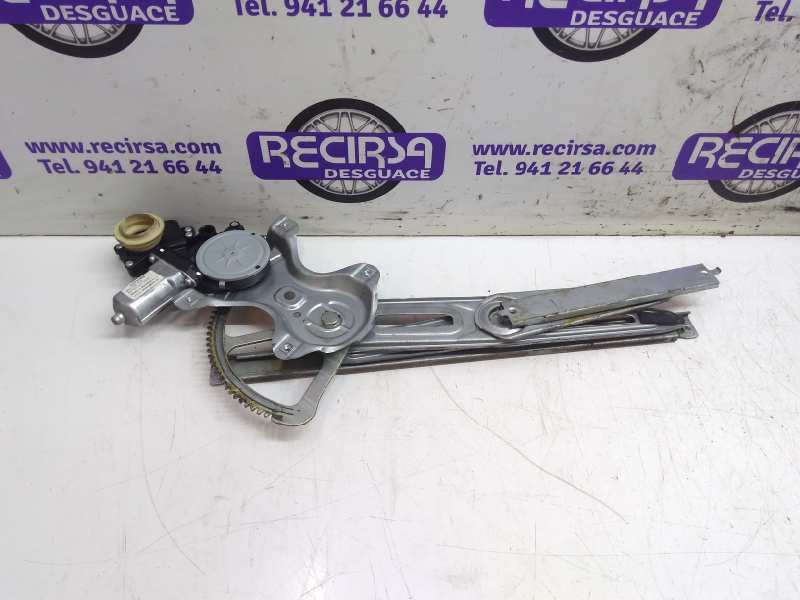 TOYOTA Yaris 2 generation (2005-2012) Priekšējo kreiso durvju logu pacēlājs 857020F010 24326335