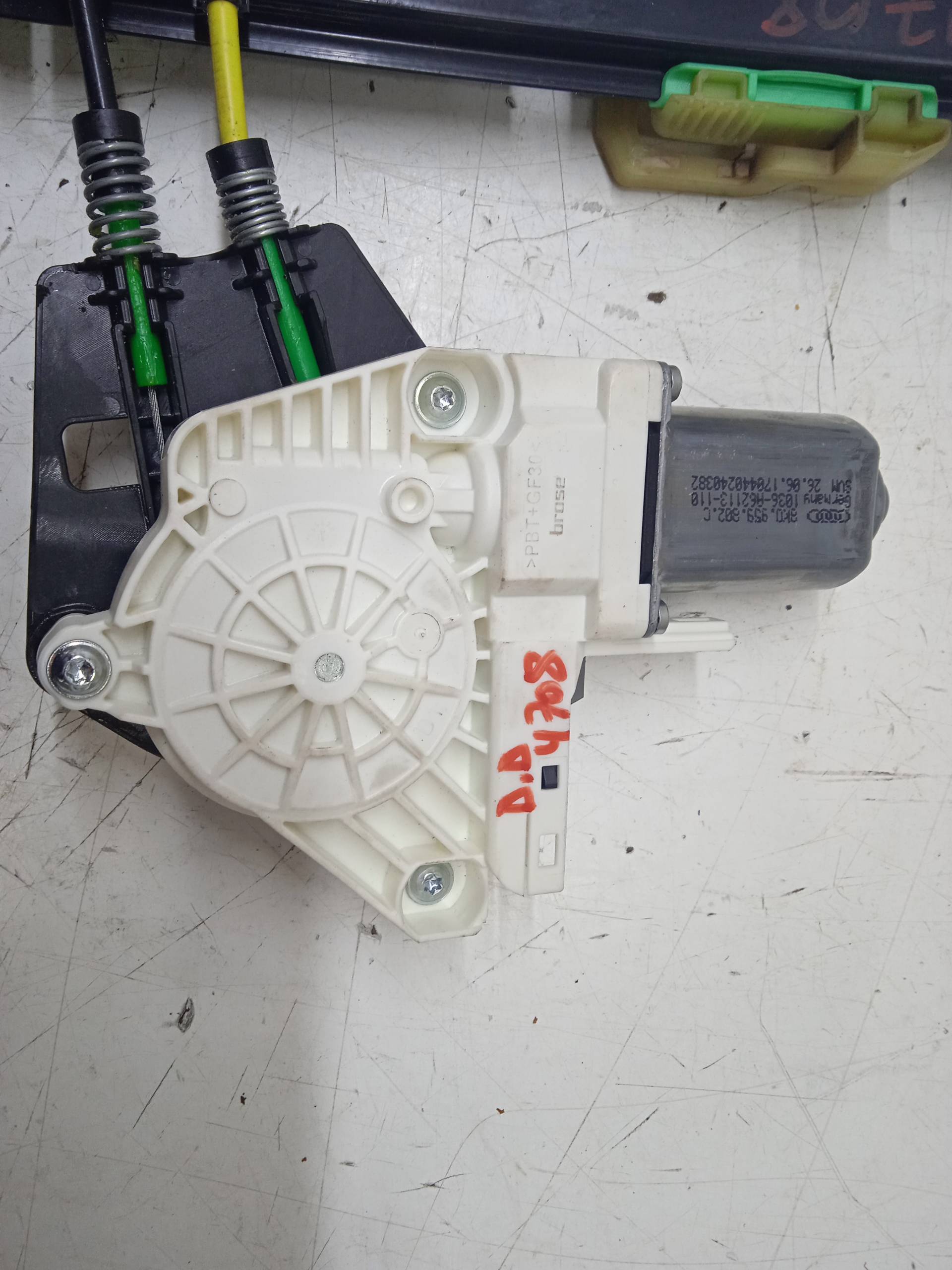 AUDI A1 8X (2010-2020) Forreste højre dør vinduesregulator 8X4837462A 24333973