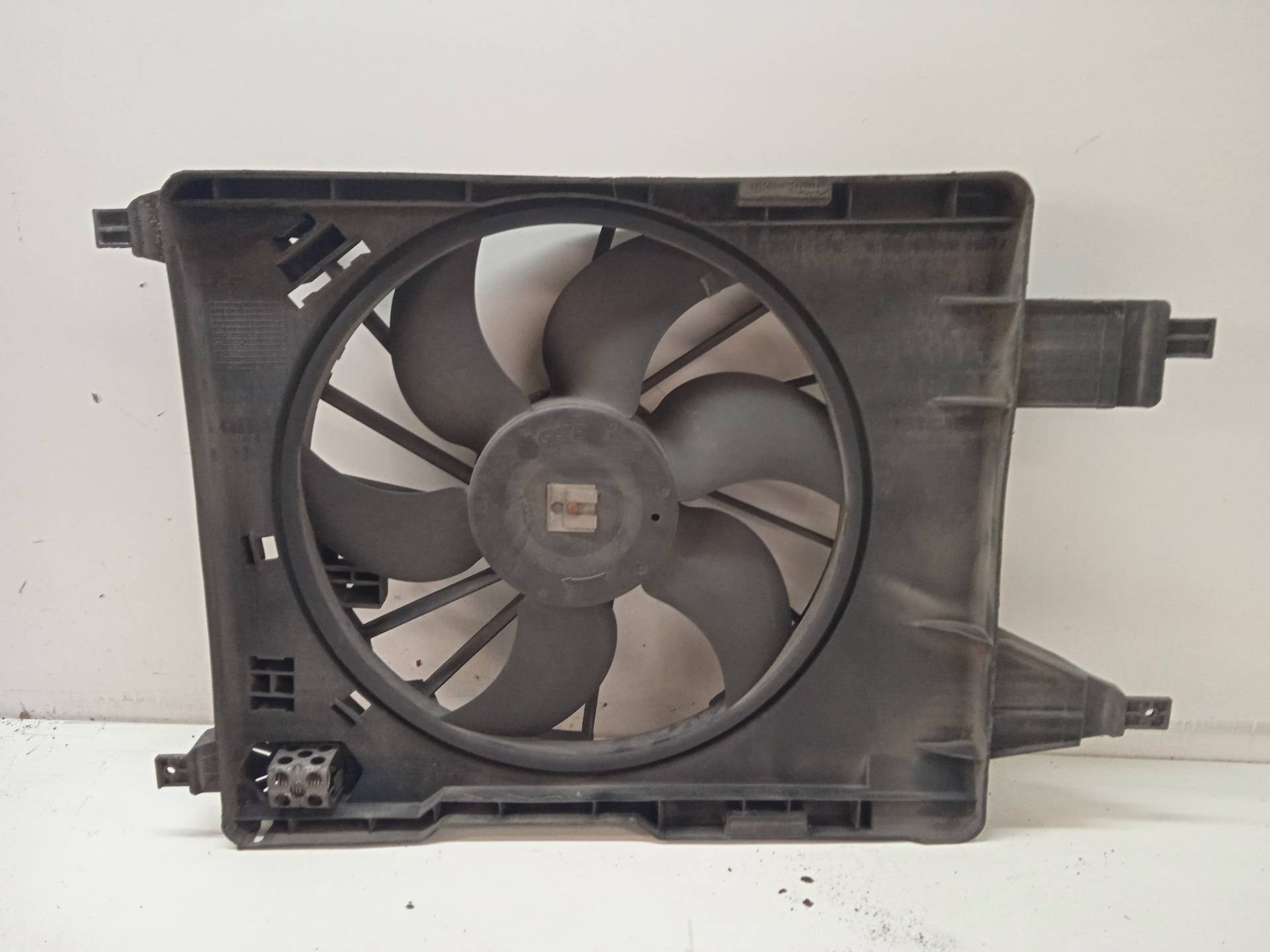 RENAULT Megane 2 generation (2002-2012) Diffuser Fan 8200151465 24336102