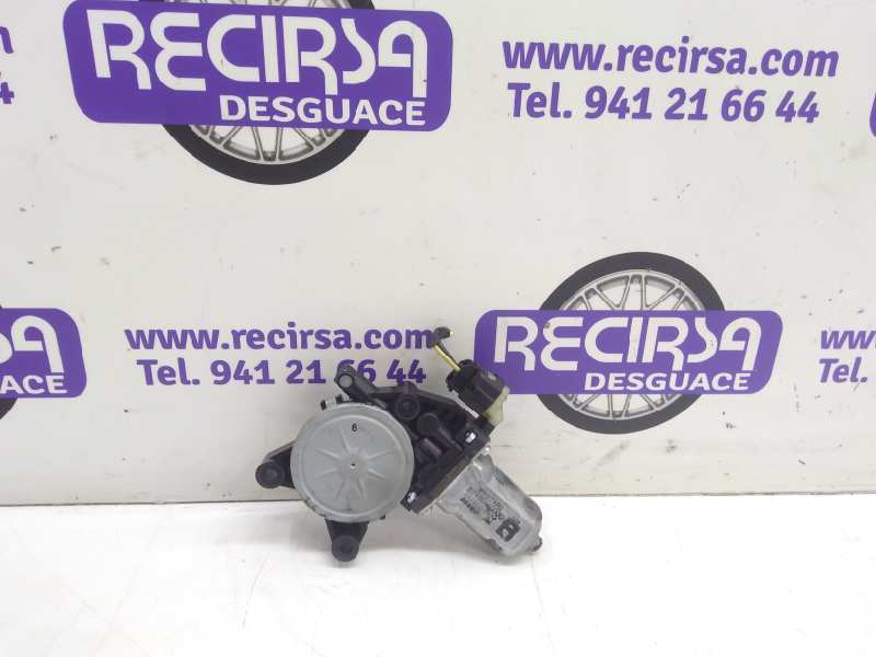 KIA Carnival 2 generation (2006-2010) Moteur de commande de vitre de porte avant droite 824604D000 24323445