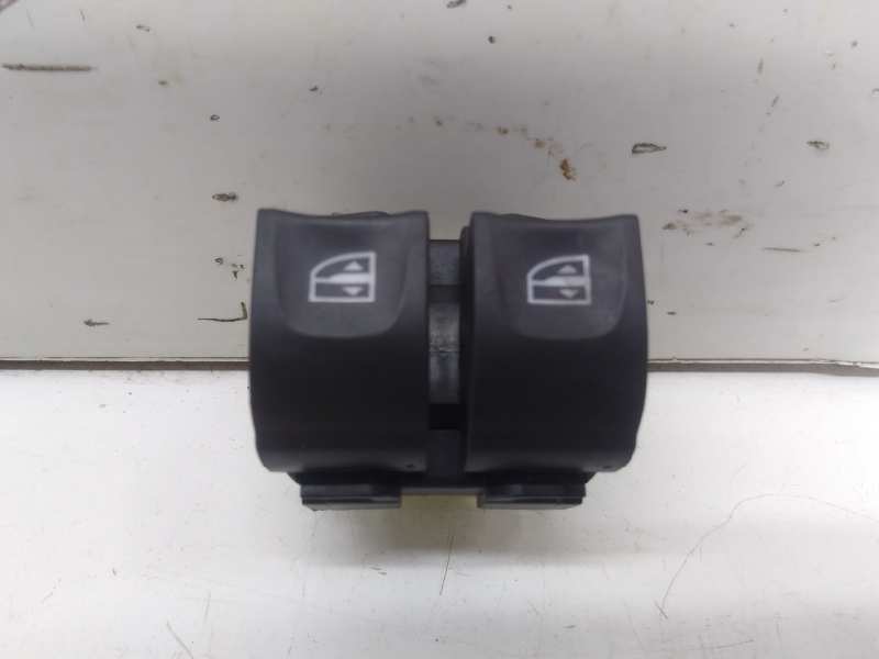 RENAULT Clio 3 generation (2005-2012) Front Left Door Window Switch 254118044R 24321625