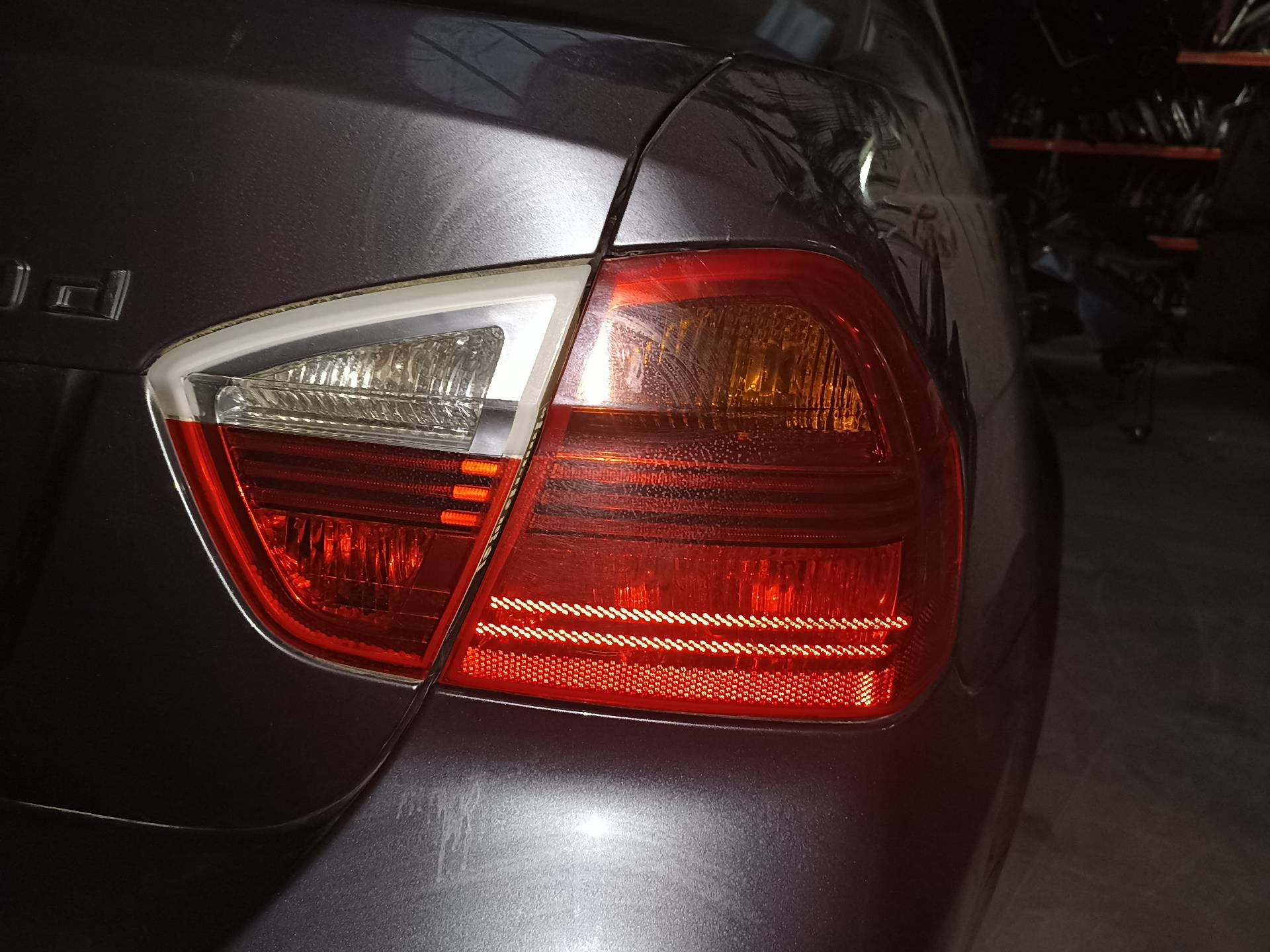 BMW 3 Series E90/E91/E92/E93 (2004-2013) Galinis dešinys žibintas 63210406880, SERIE3E90 24339837