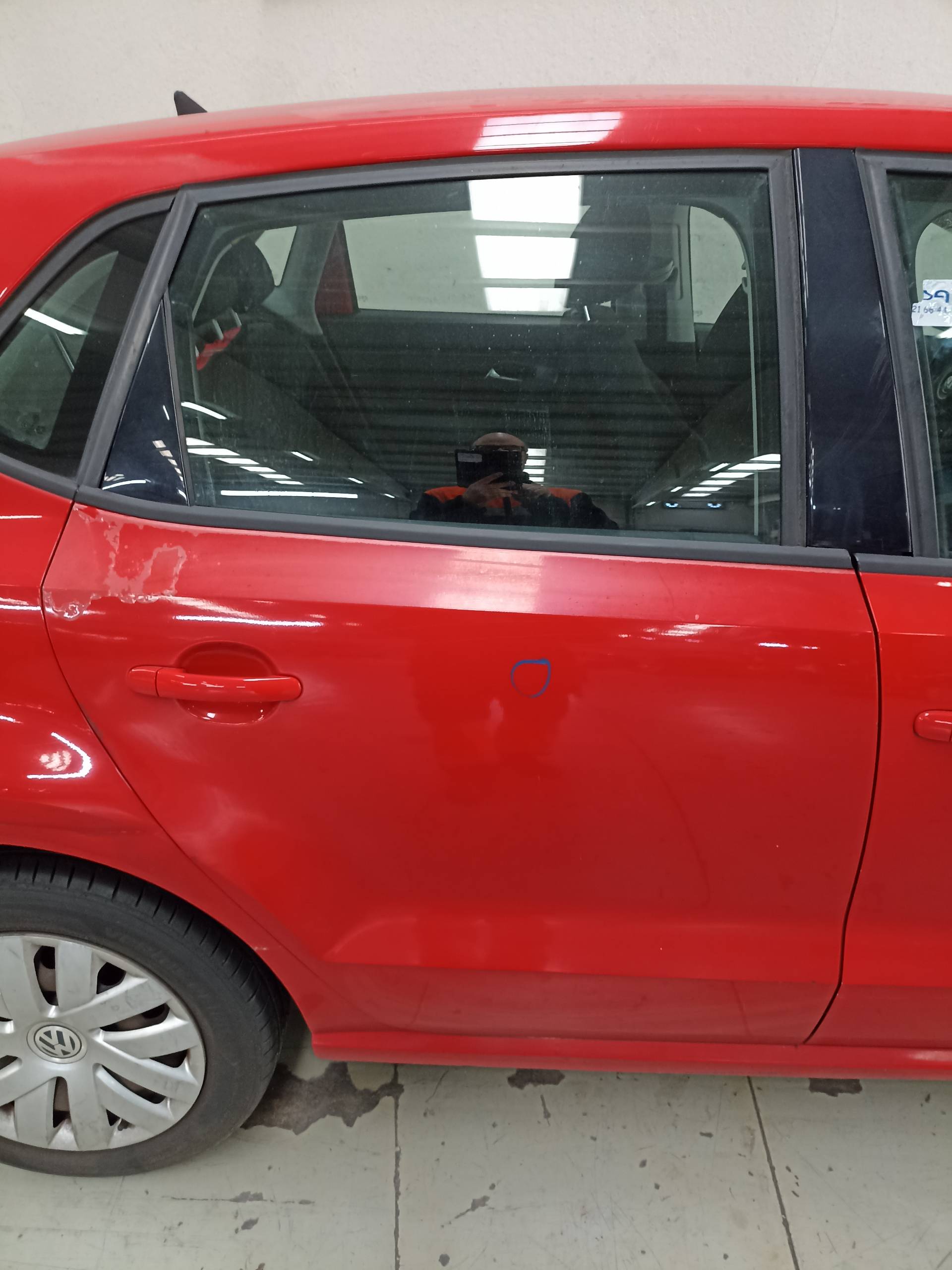 VOLKSWAGEN Polo 5 generation (2009-2017) Наружная ручка задней правой двери 5N0837205F 24336483