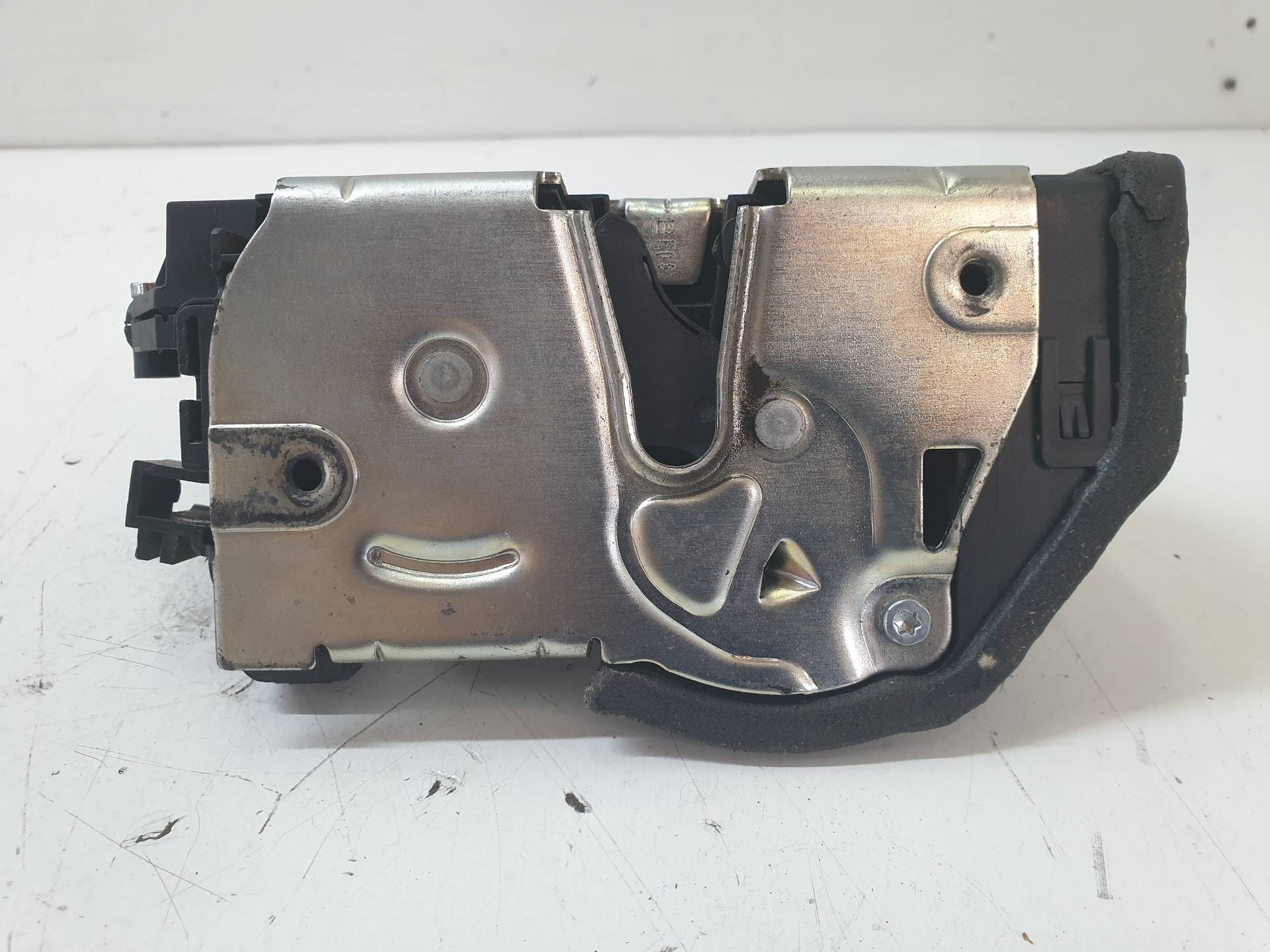 BMW 3 Series E90/E91/E92/E93 (2004-2013) Front Right Door Lock 7059974 24338037