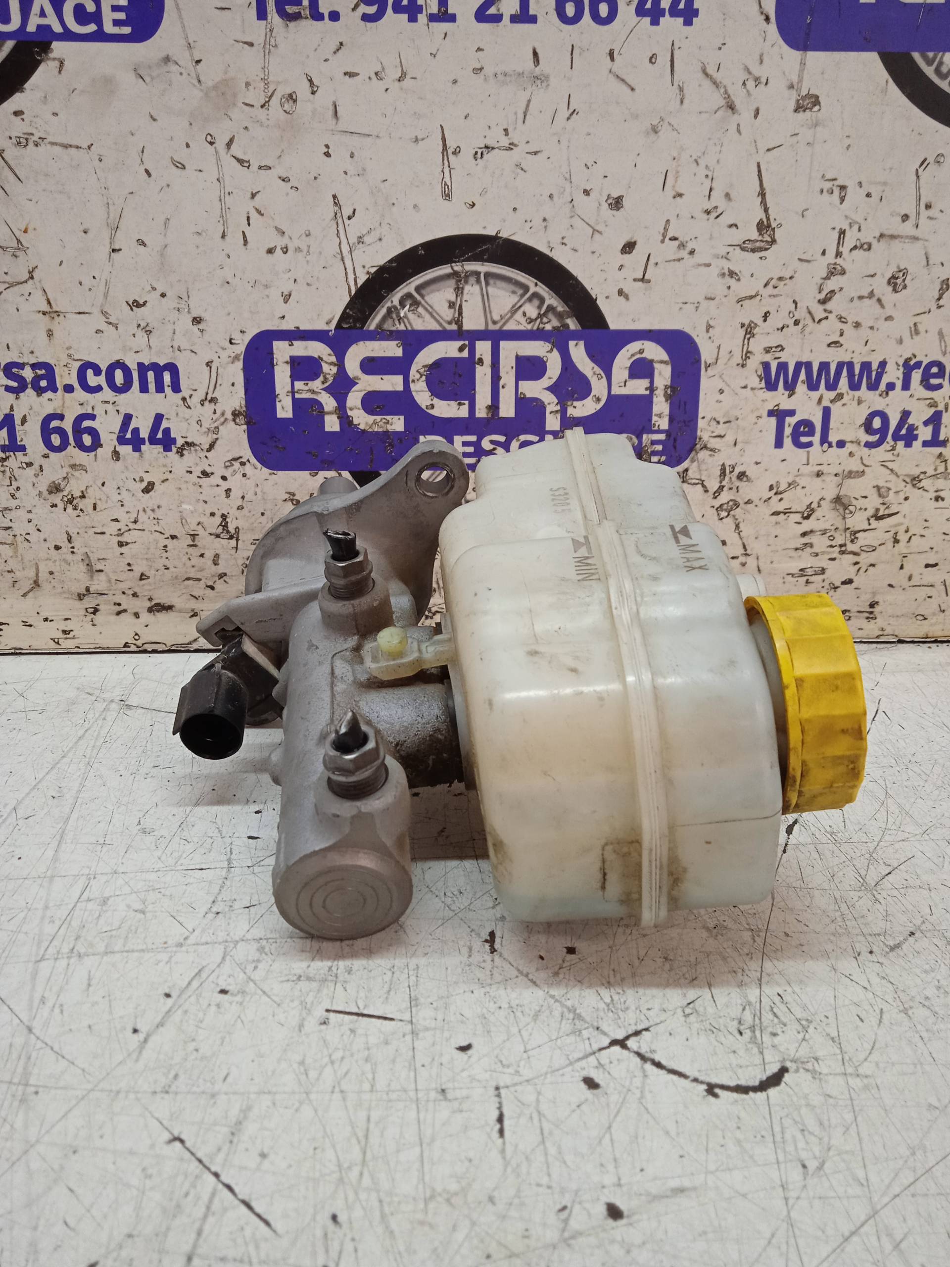 SKODA Fabia 3 generation (2014-2021) Brake Cylinder 6R0611301A 24329736