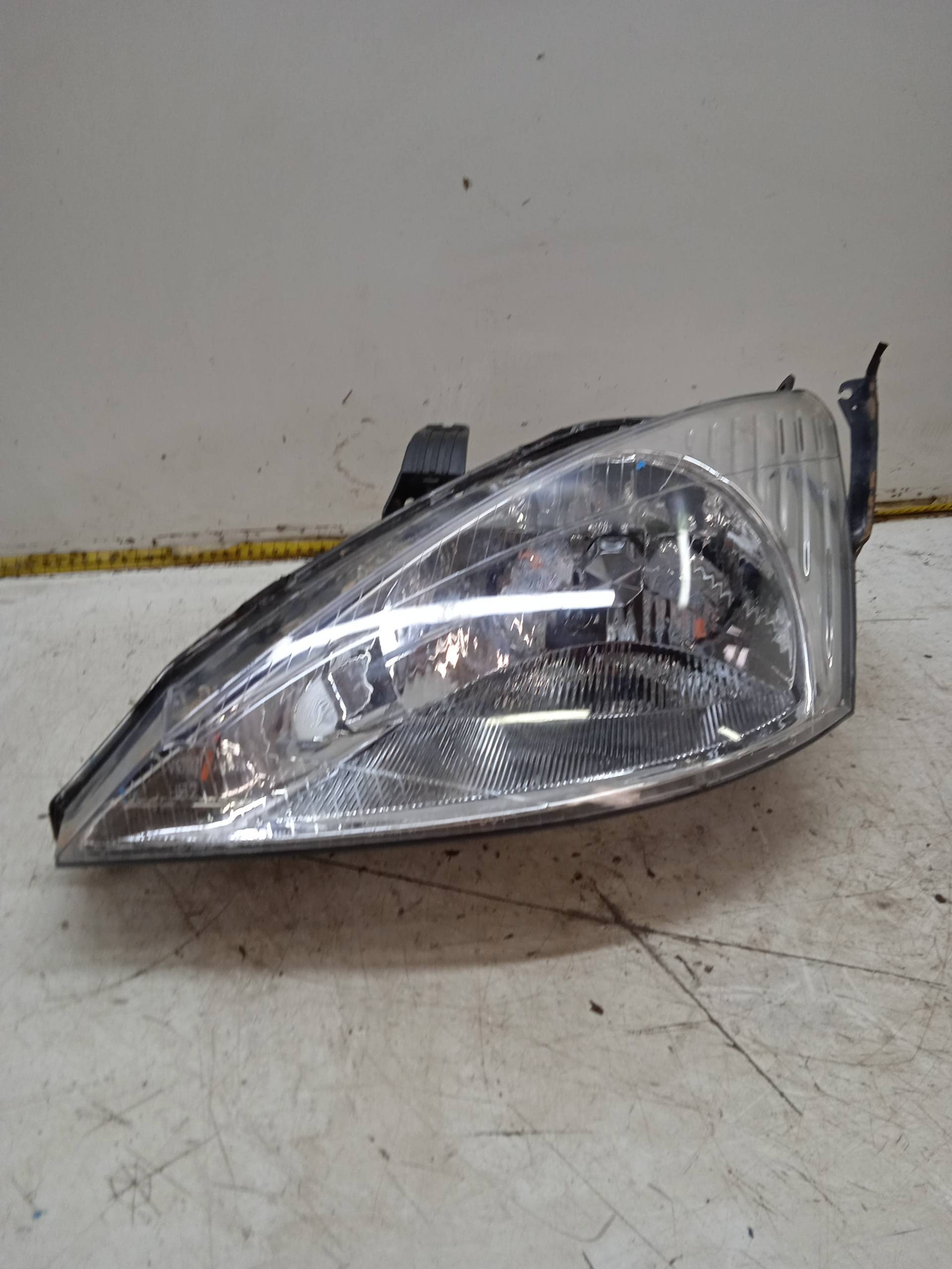 VOLKSWAGEN Focus 1 generation (1998-2010) Front Left Headlight 084311144L 24333058