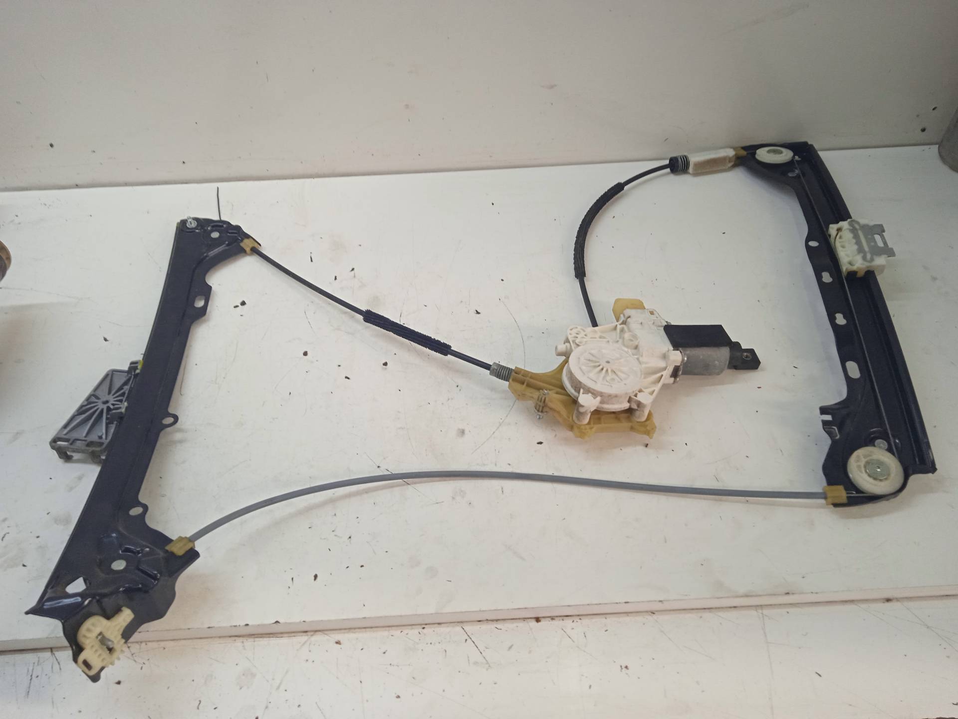 BMW 3 Series E90/E91/E92/E93 (2004-2013) Front Left Door Window Regulator 51337193455 24335848