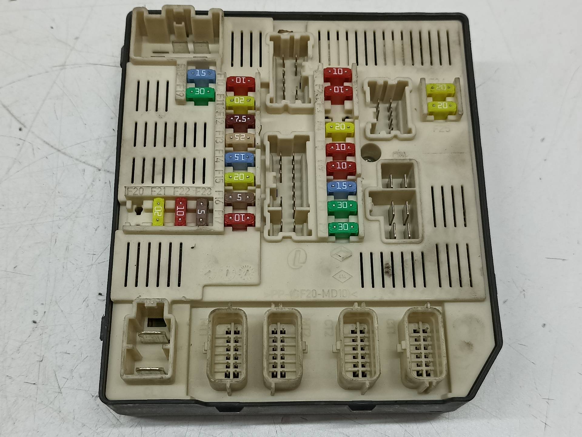 VAUXHALL Megane 3 generation (2008-2020) Fuse Box 284B68372R 24312365