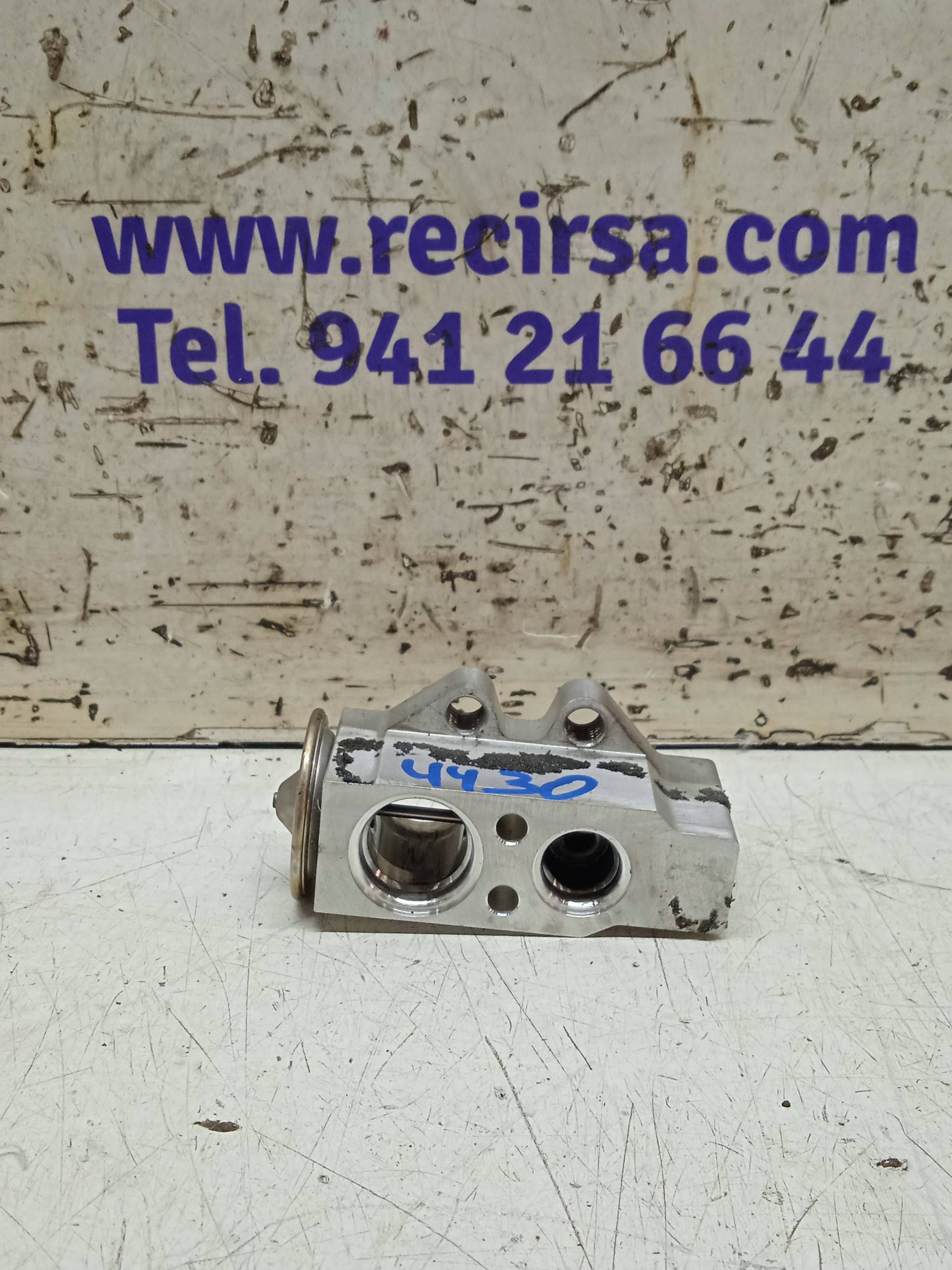 SKODA Fabia 3 generation (2014-2021) Autres pièces du compartiment moteur 6C0820679 24329594