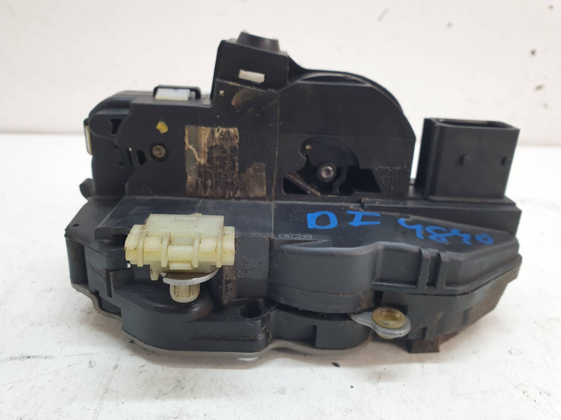 OPEL Insignia A (2008-2016) Front Left Door Lock 13503149 24337589