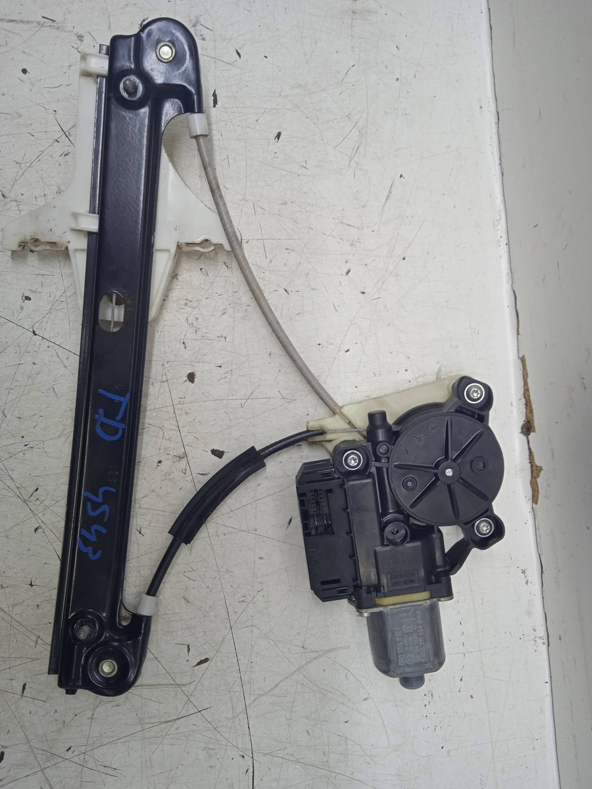 VOLKSWAGEN Polo 5 generation (2009-2017) Rear Right Door Window Regulator 6R0959812F 24330885