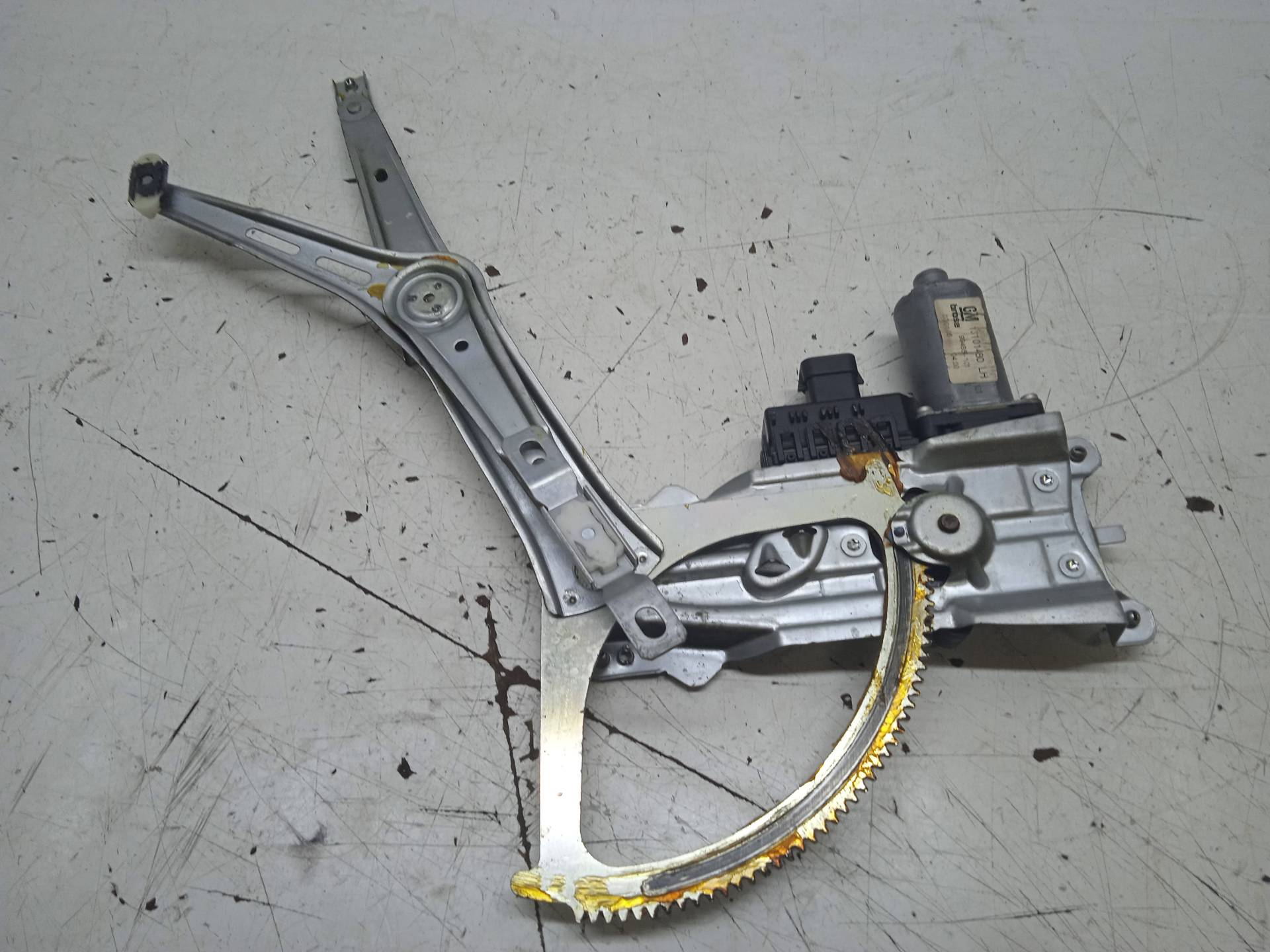 OPEL Astra J (2009-2020) Front Left Door Window Regulator A330013100417 24331897