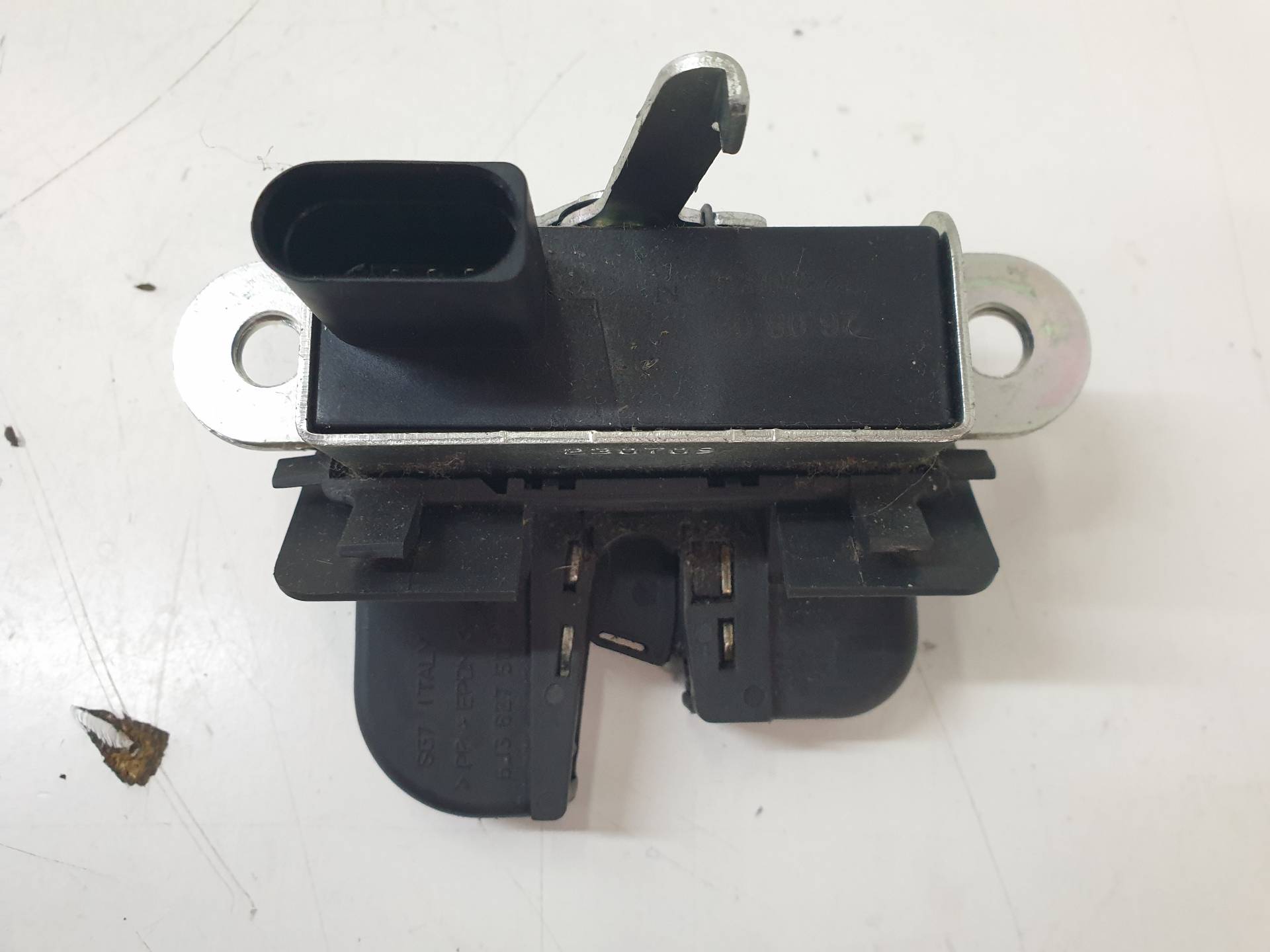 SEAT Ibiza 3 generation (2002-2008) Tailgate Boot Lock 6J3827505 25568504