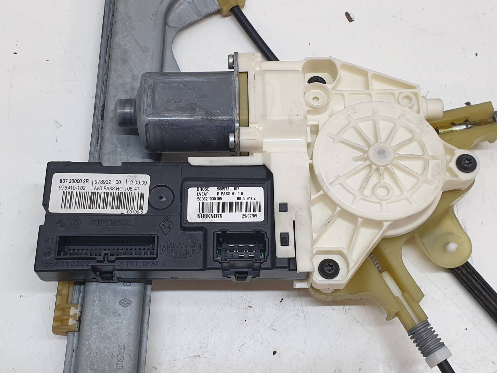 RENAULT Laguna 3 generation (2007-2015) Front Right Door Window Regulator 807000002R 24339759