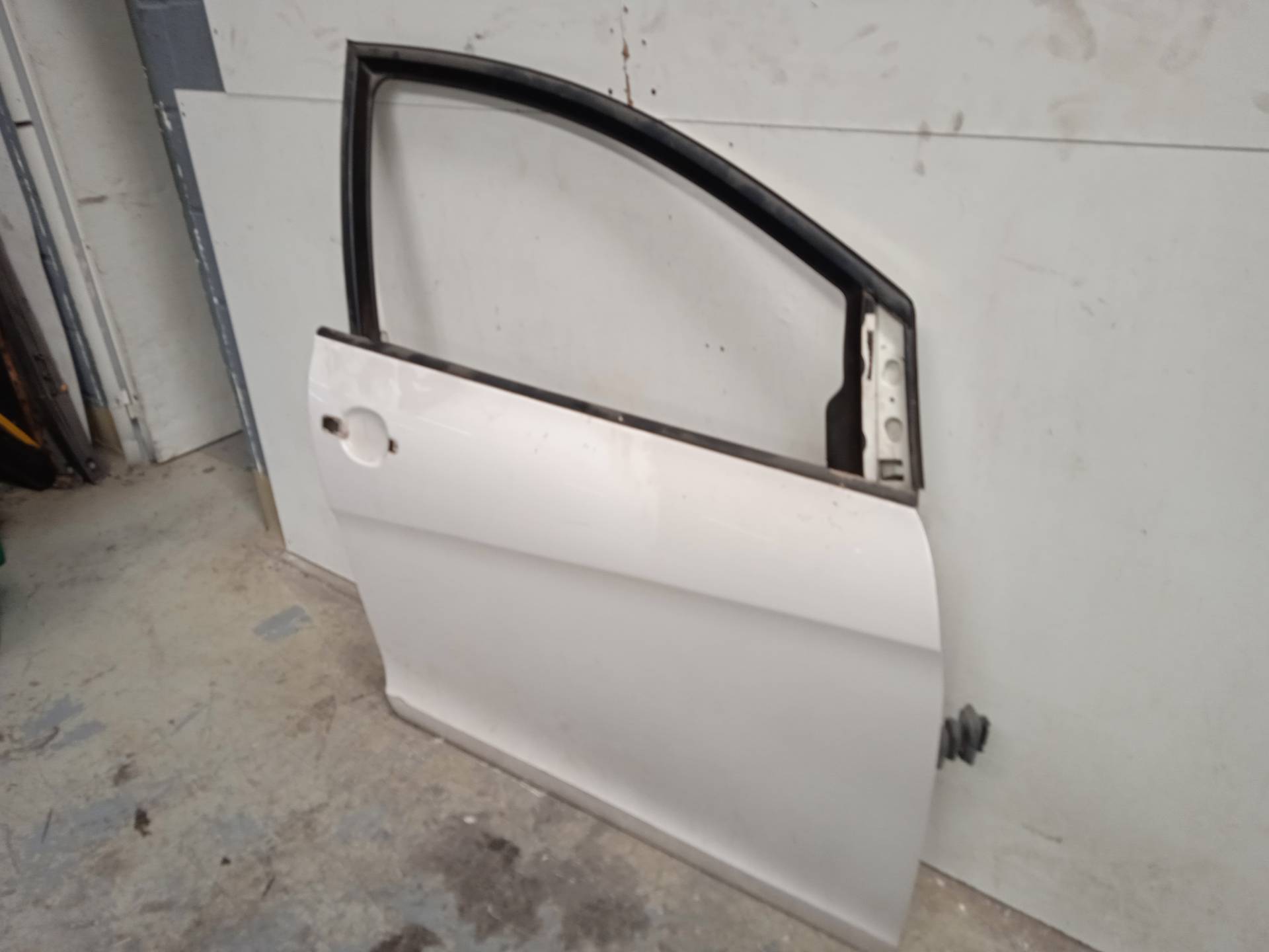 SEAT Toledo 3 generation (2004-2010) Front Right Door 5P0831056 24337505