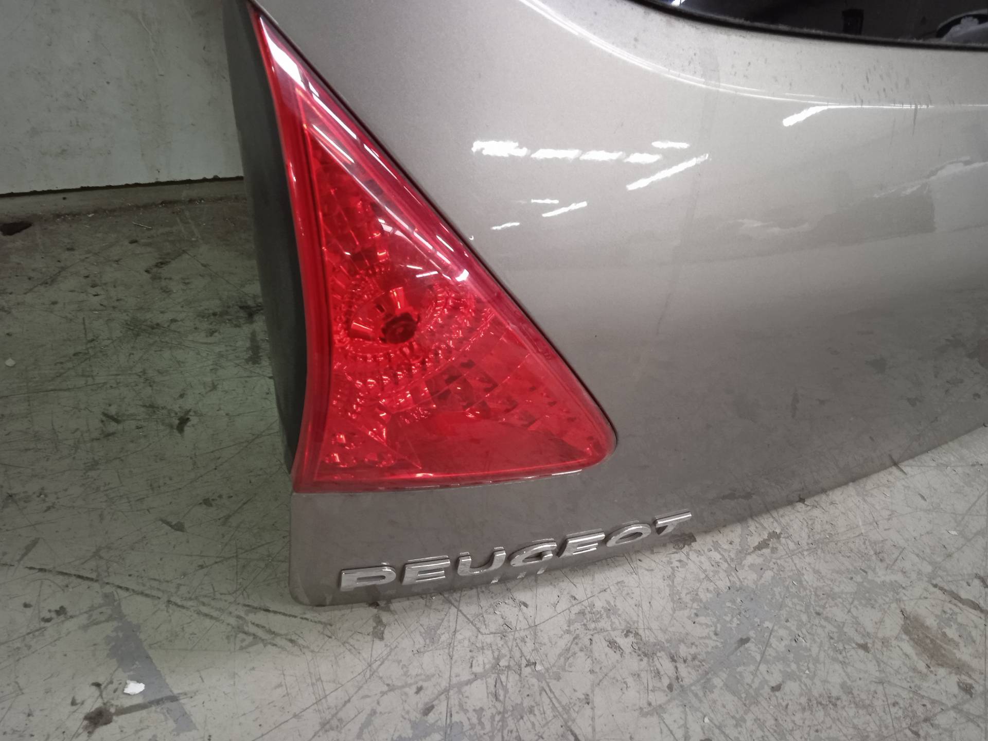 PEUGEOT 3008 1 generation (2010-2016) Rear Left Taillight 6350HE 24336185