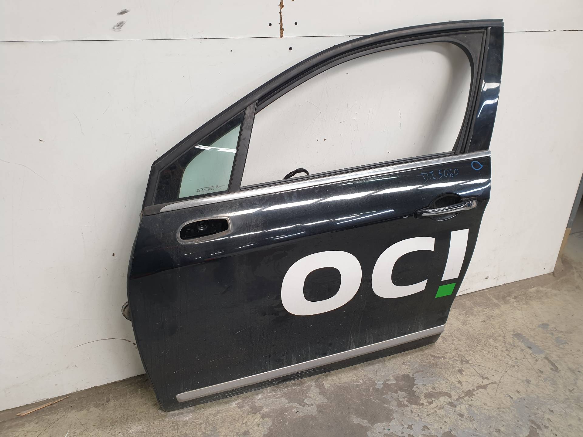 CITROËN C5 2 generation (2008-2017) Front Left Door 9002Y8 25569998