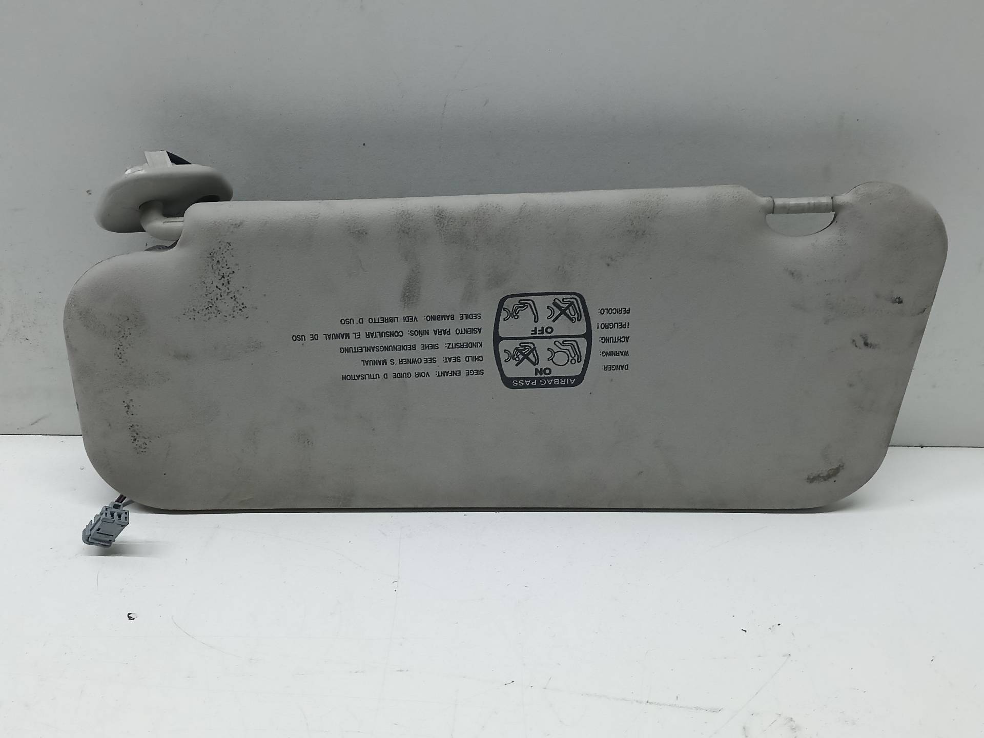 PEUGEOT 307 1 generation (2001-2008) Right Side Sun Visor 247654810135, 135 24311187