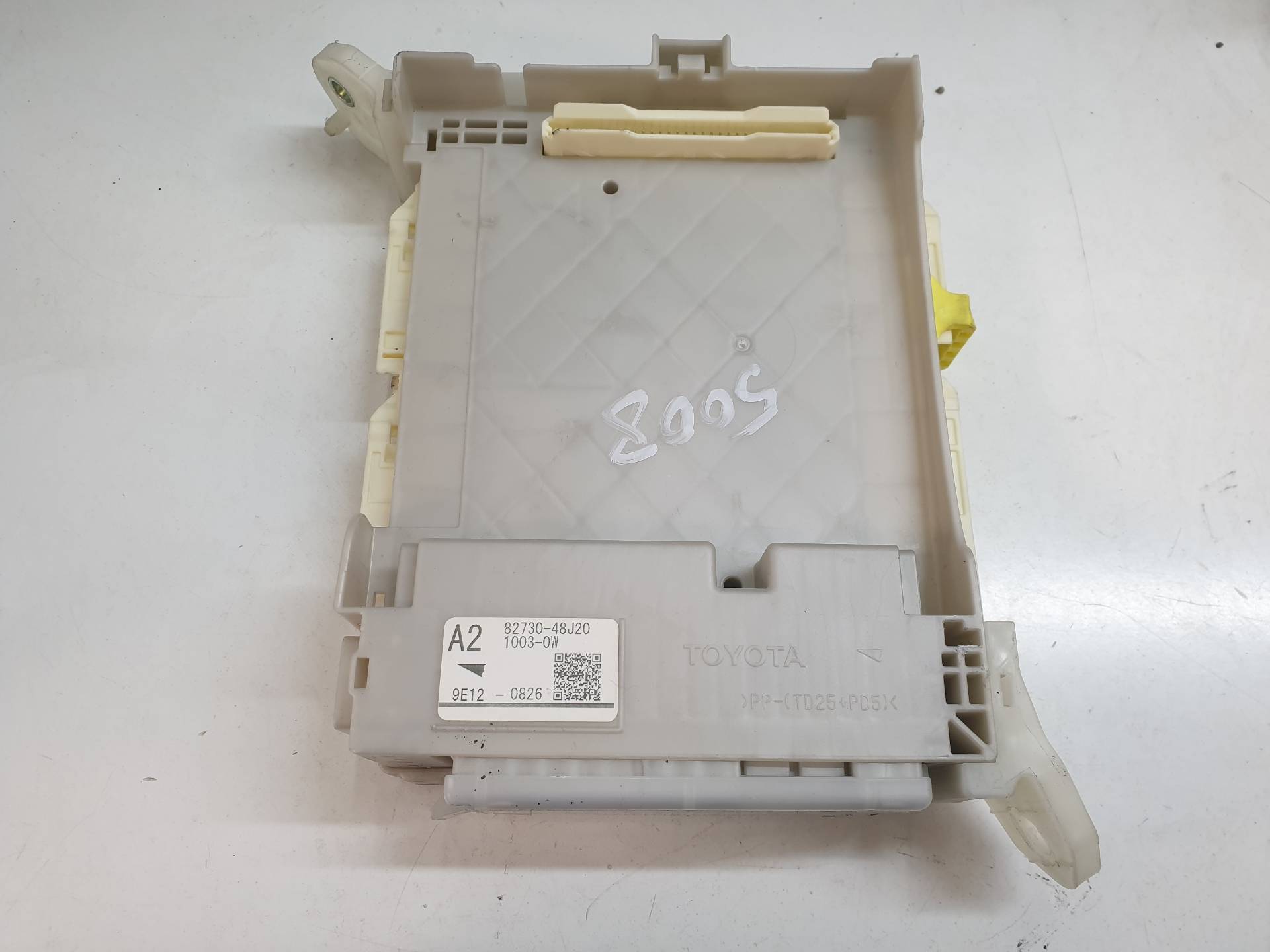 LEXUS RX 3 generation (2009-2015) Fuse Box 8273048J20 25568634