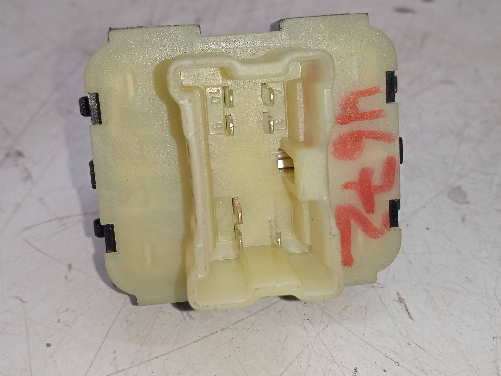 RENAULT Clio 3 generation (2005-2012) Front Left Door Window Switch 254118044R 24333111