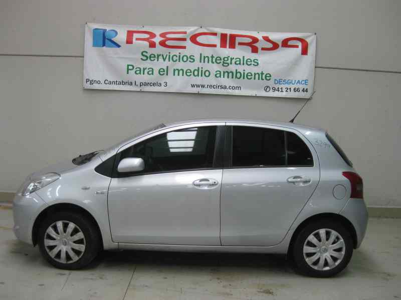 TOYOTA Yaris 2 generation (2005-2012) Oikean etuoven ikkunansäädin 857100D100 24326326