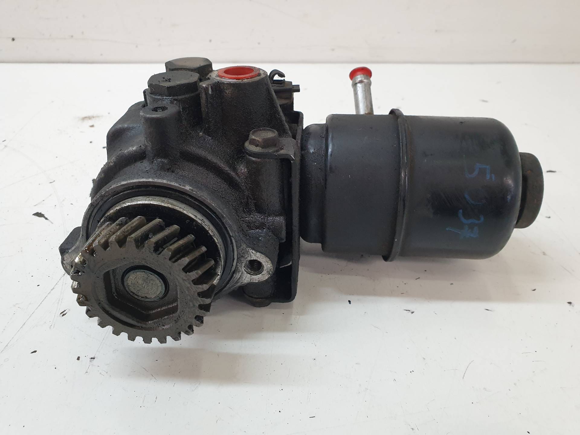 VOLKSWAGEN LT 1 generation (1975-1995) Power Steering Pump MR223480 25569492