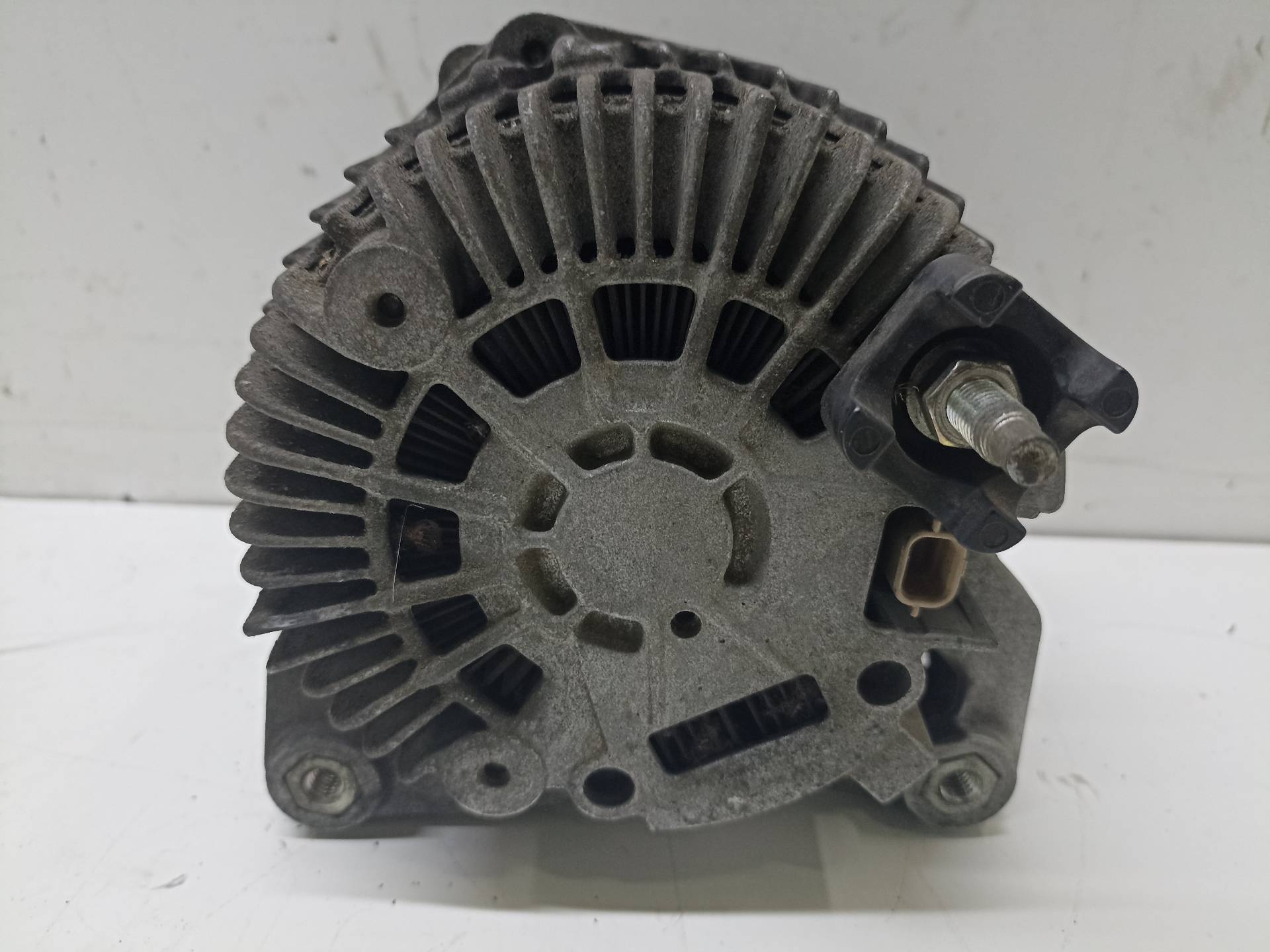 RENAULT Laguna 3 generation (2007-2015) Alternator 8200654785 24339668