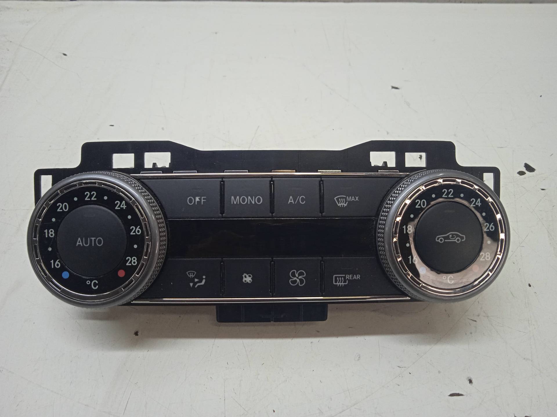 MERCEDES-BENZ C-Class W204/S204/C204 (2004-2015) Unitate de control al climei 2048309885 24337329