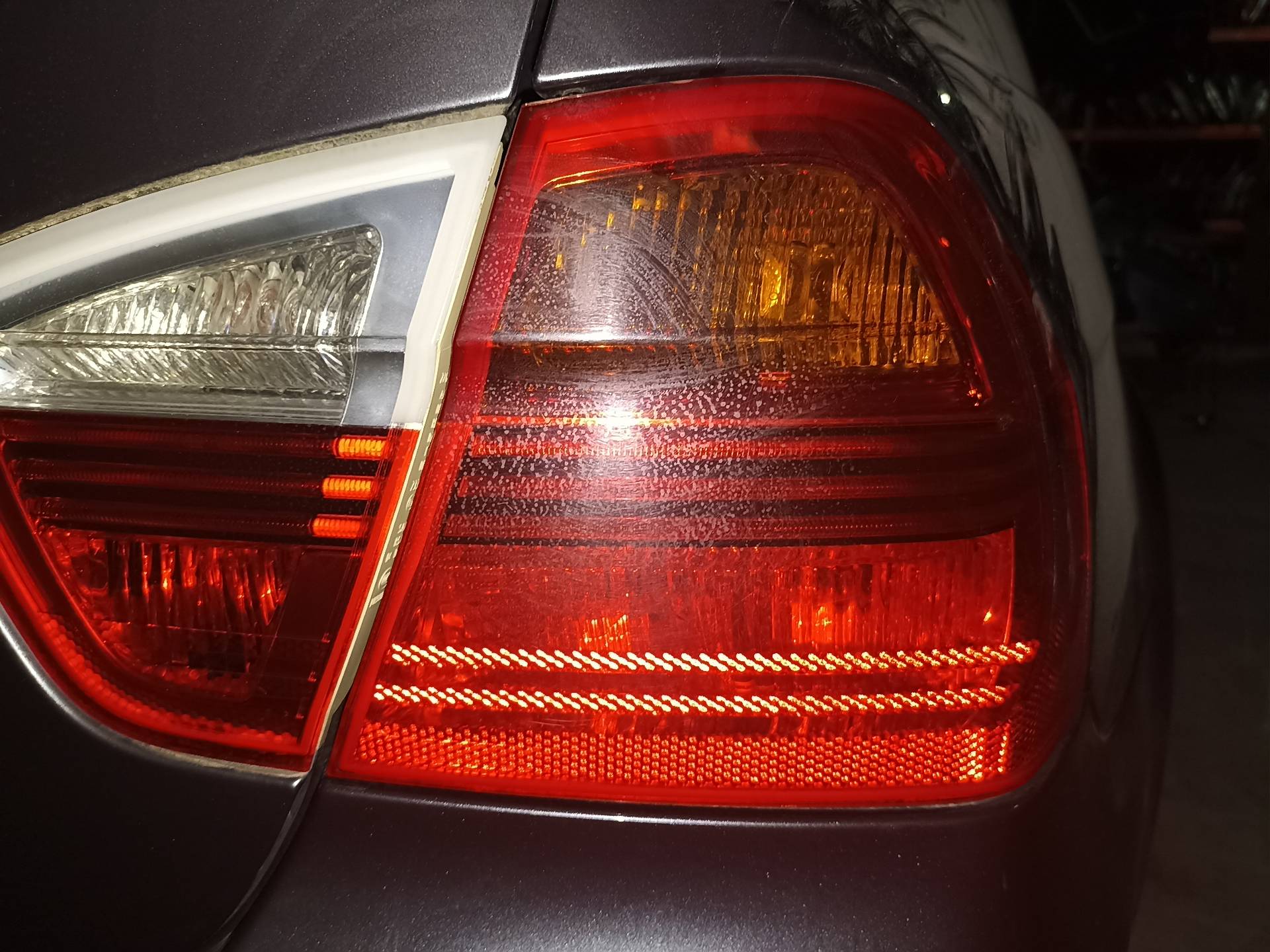 BMW 3 Series E90/E91/E92/E93 (2004-2013) Galinis dešinys žibintas 63210406880, SERIE3E90 24339837