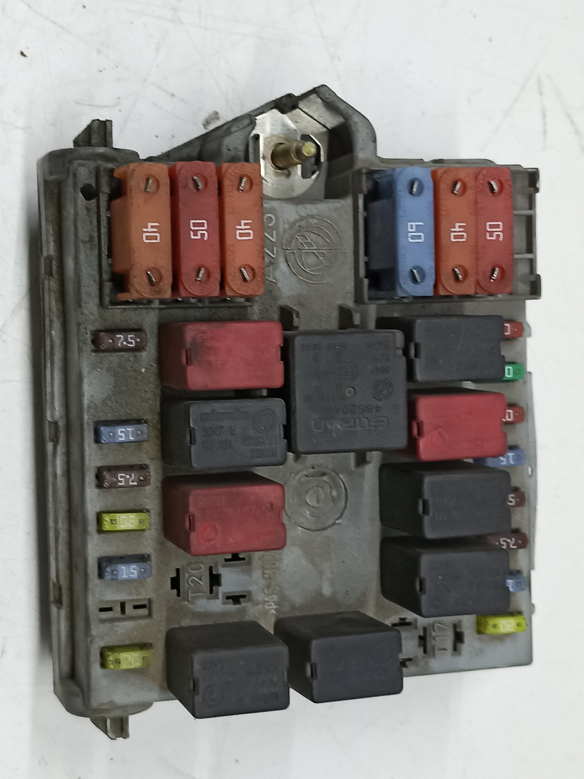 NISSAN GT 937 (2003-2010) Fuse Box 51742420 24314952