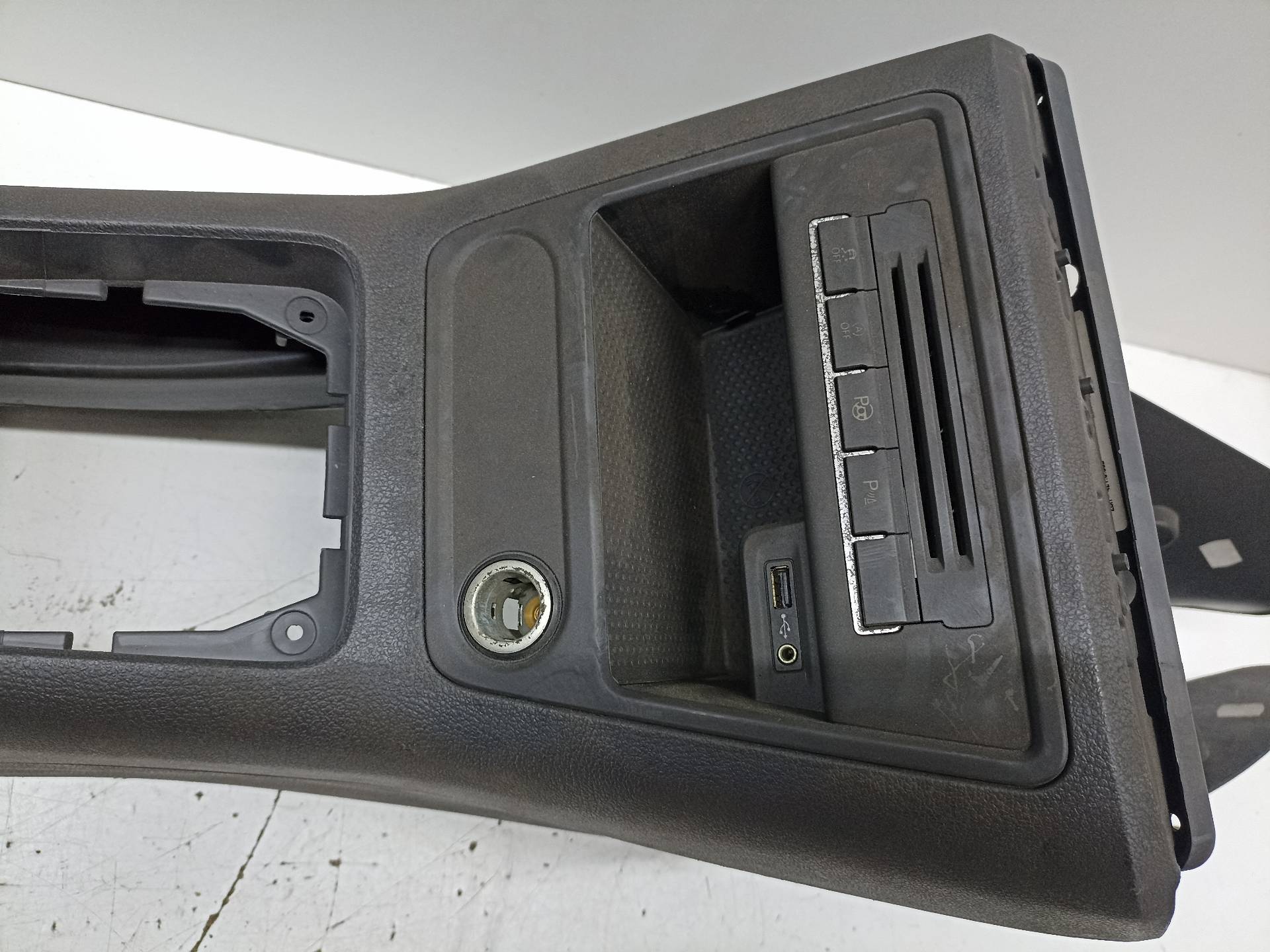 VOLKSWAGEN Tiguan 1 generation (2007-2017) Center Console 5M0864207G 24313315