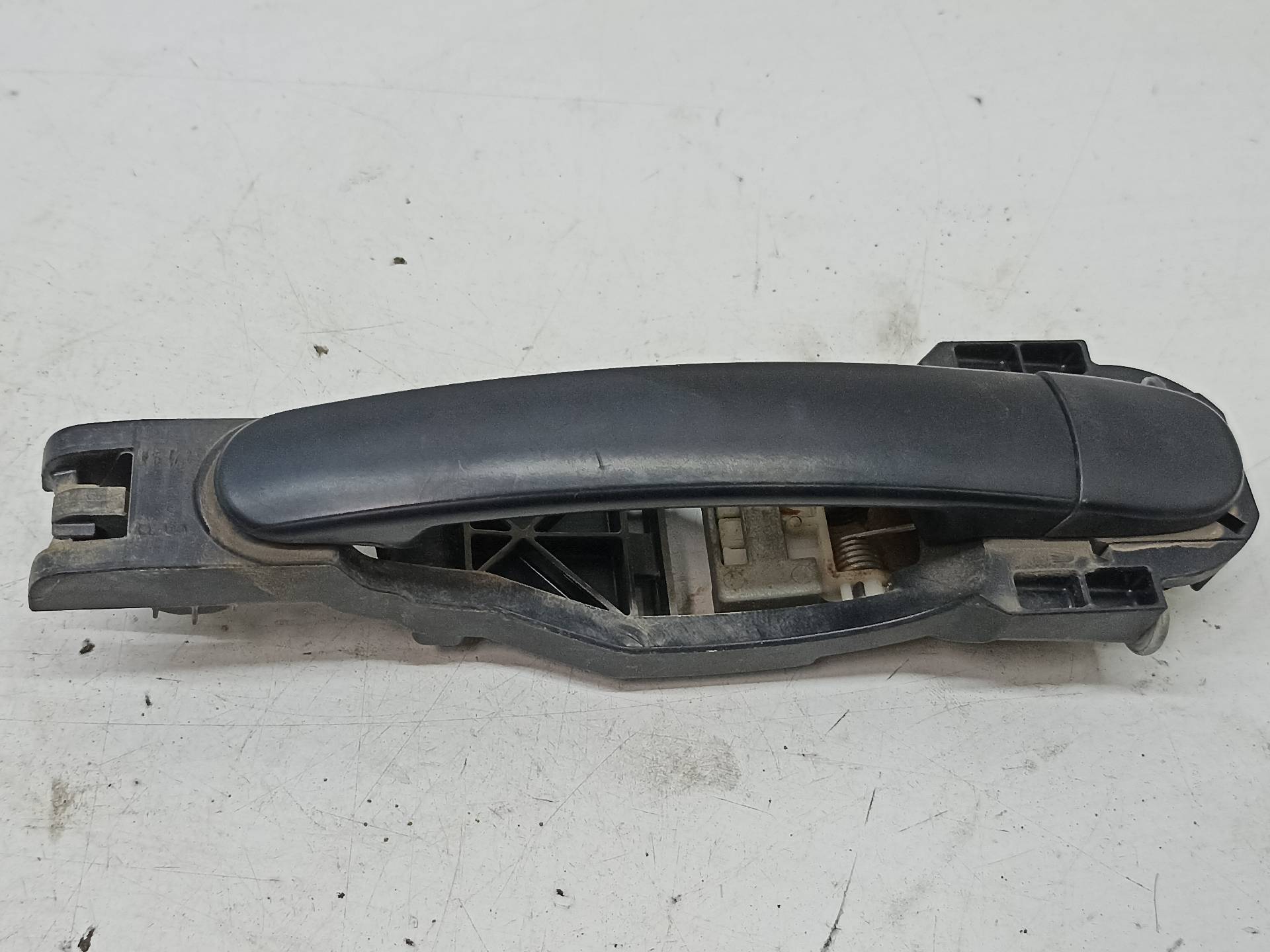 SEAT Toledo 3 generation (2004-2010) Aizmugurējo kreiso durvju ārējais rokturis 5P0839885A 24314450