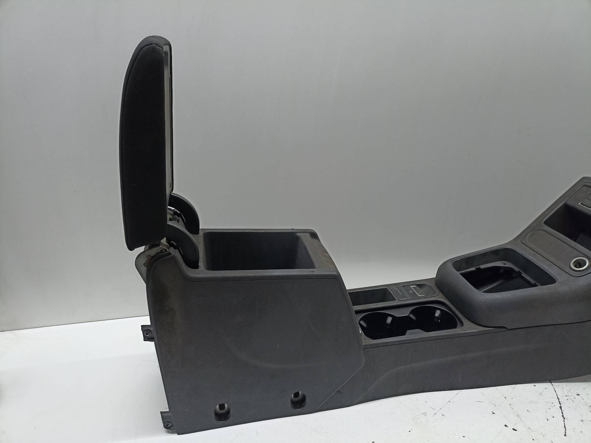 VOLKSWAGEN Tiguan 1 generation (2007-2017) Center Console 5M0864207G 24313315