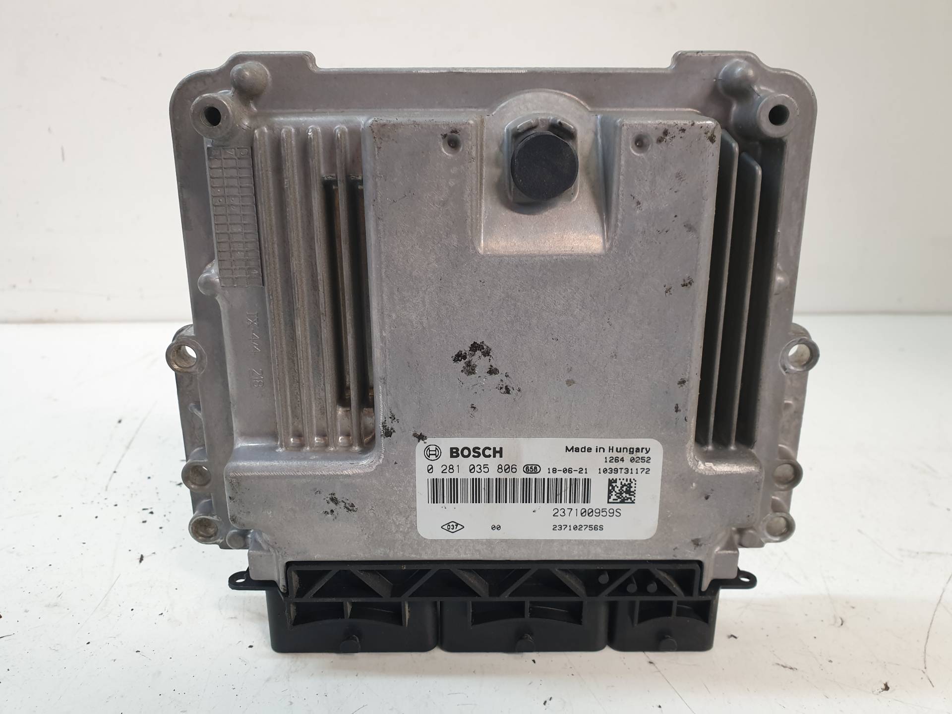 RENAULT Clio 4 generation (2012-2020) Engine Control Unit ECU 0281035806 24301086