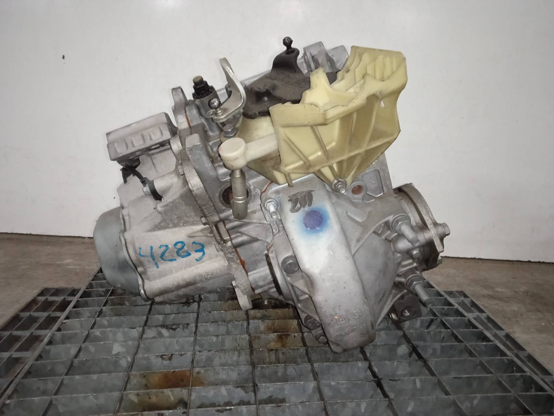 PEUGEOT 208 Peugeot 208 (2012-2015) Gearbox 20ET46 24326641