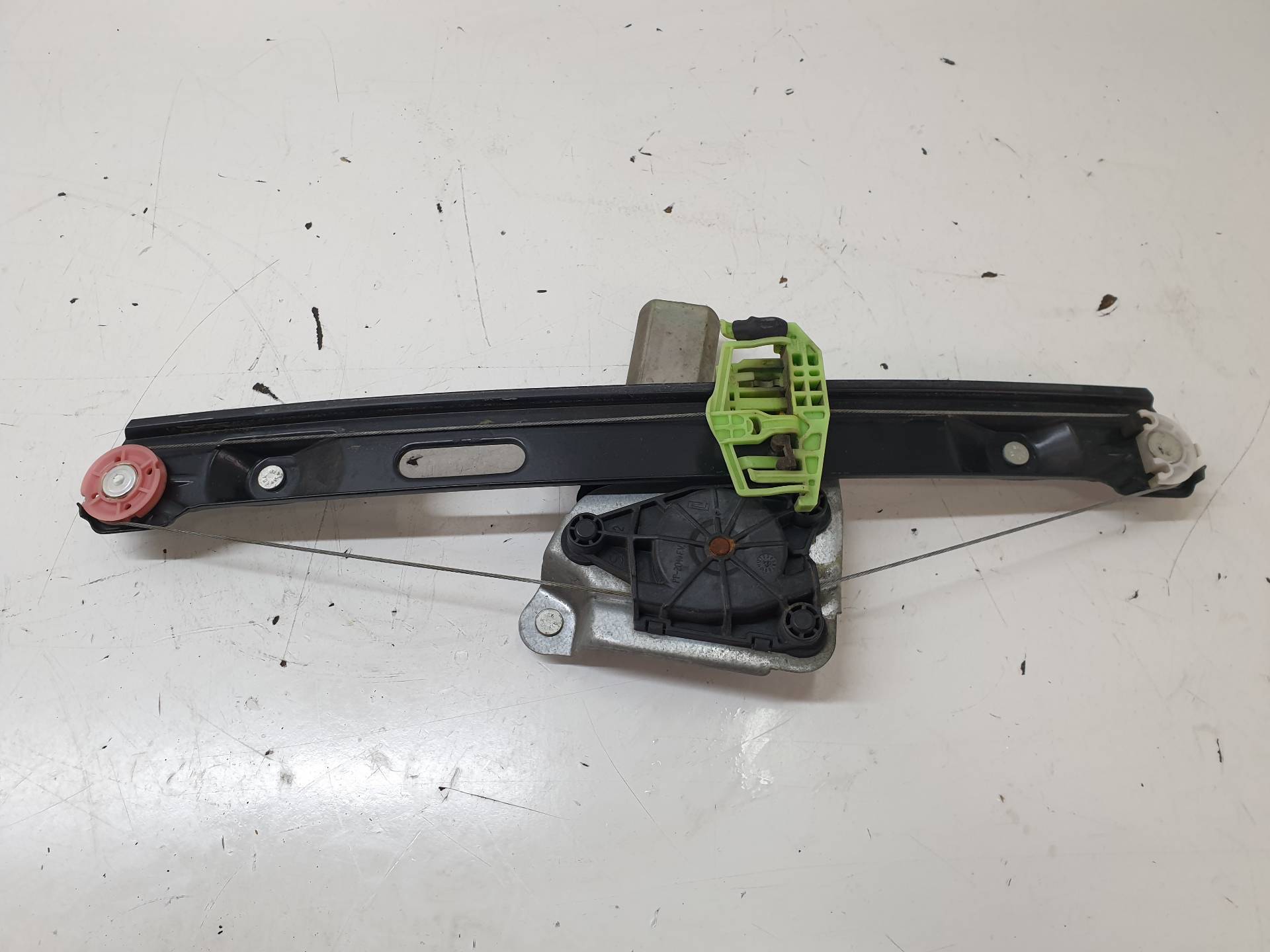 BMW 1 Series E81/E82/E87/E88 (2004-2013) Rear left door window lifter 71002603 25438300