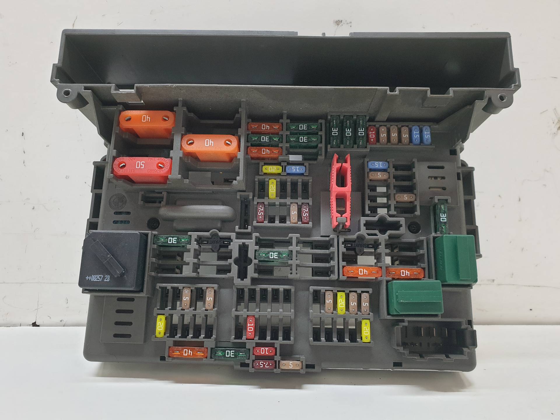 BMW 1 Series E81/E82/E87/E88 (2004-2013) Fuse Box 911944603 24338267