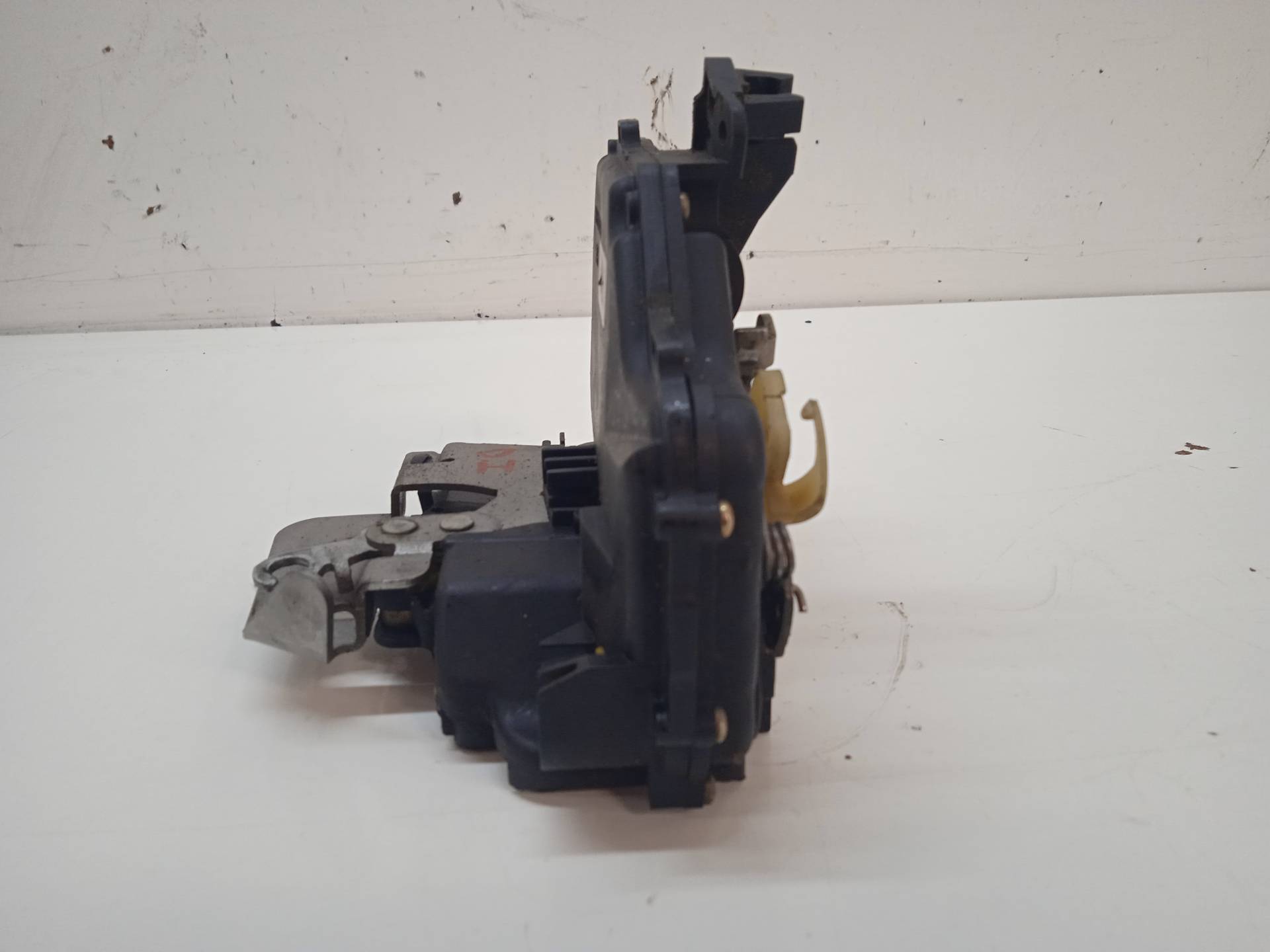 SUZUKI A4 B6/8E (2000-2005) Front Left Door Lock 4B1837015G 24336415