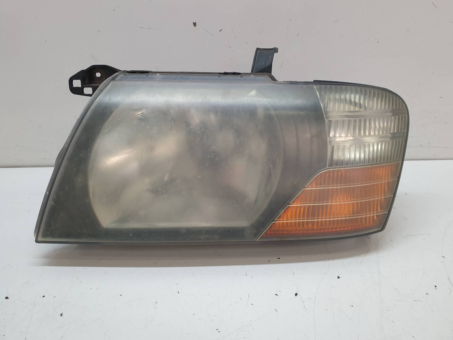 VOLKSWAGEN LT 1 generation (1975-1995) Far stânga față MR598117 25569488