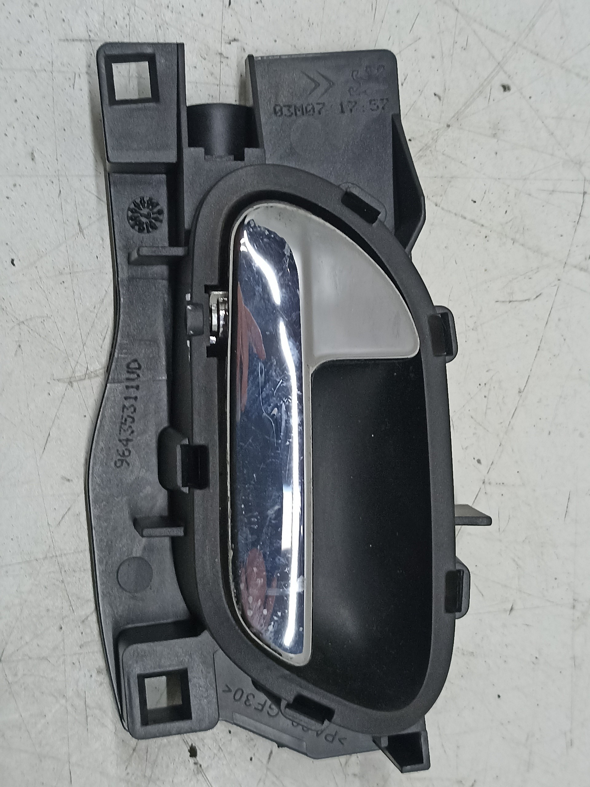 CITROËN C4 1 generation (2004-2011) Front Left Door Interior Handle Frame 96435311VD 24315492