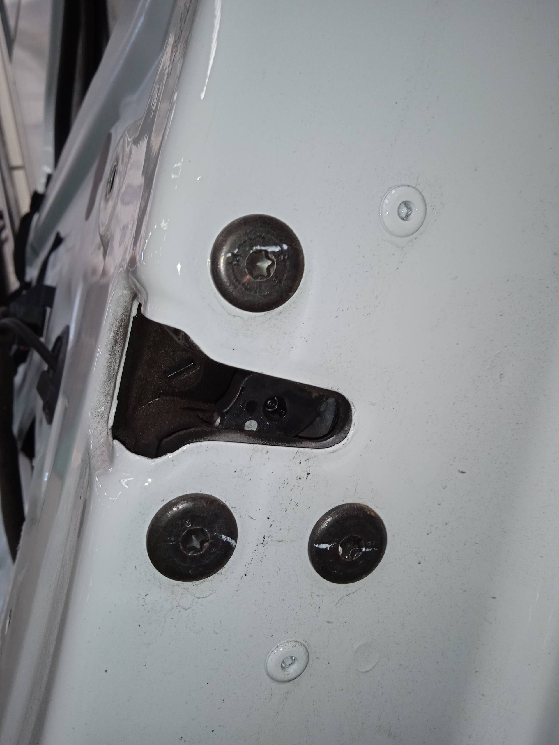 RENAULT Clio 4 generation (2012-2020) Priekinių dešinių durų spyna 805024563R 24333167